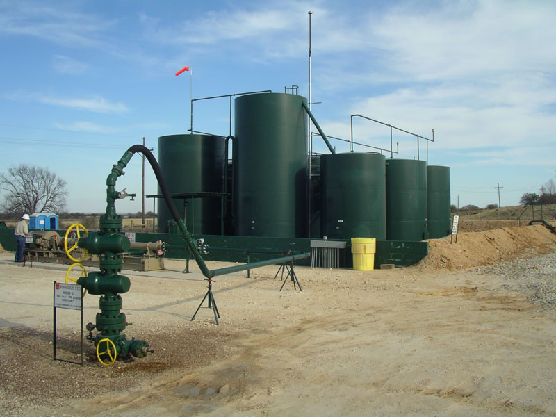 Veil_Barnett_Shale_Tanks.jpg