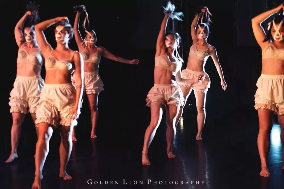 Ministry of ♀ , a theater performance choreographed and performed by KAIROS Dance Theater will premiere in Boston in fall 2019 with set designed by Corinne Chase, 2017 BFA graduate in sculpture and dance at Alfred University. Upcoming Performance April 12. 2019 | Friday 8:00 PM MINISTRY OF ♀ (work-in-progress excerpts) in conjunction with KAIROS’ I-ARE Residency at The Dance Complex Dance Complex 536 Mass Ave | Cambridge MA General Admission: $21 in advance / $26 at the door “I repeatedly layer paper to create large sculptures that capture fluid moments of making into a final form. As I move this work out of the studio and onto a stage, I am able to pair the material record of my own gestures with present movement of dancers who use their body as their sole instrument. The stark white forms create an atmosphere that embodies still motion of idle figures against the shifting action of dancers. As my work accompanies KAIROS Dance Theater, it holds space for the strength and fragility of the primordial human body.” -Corinne Chase