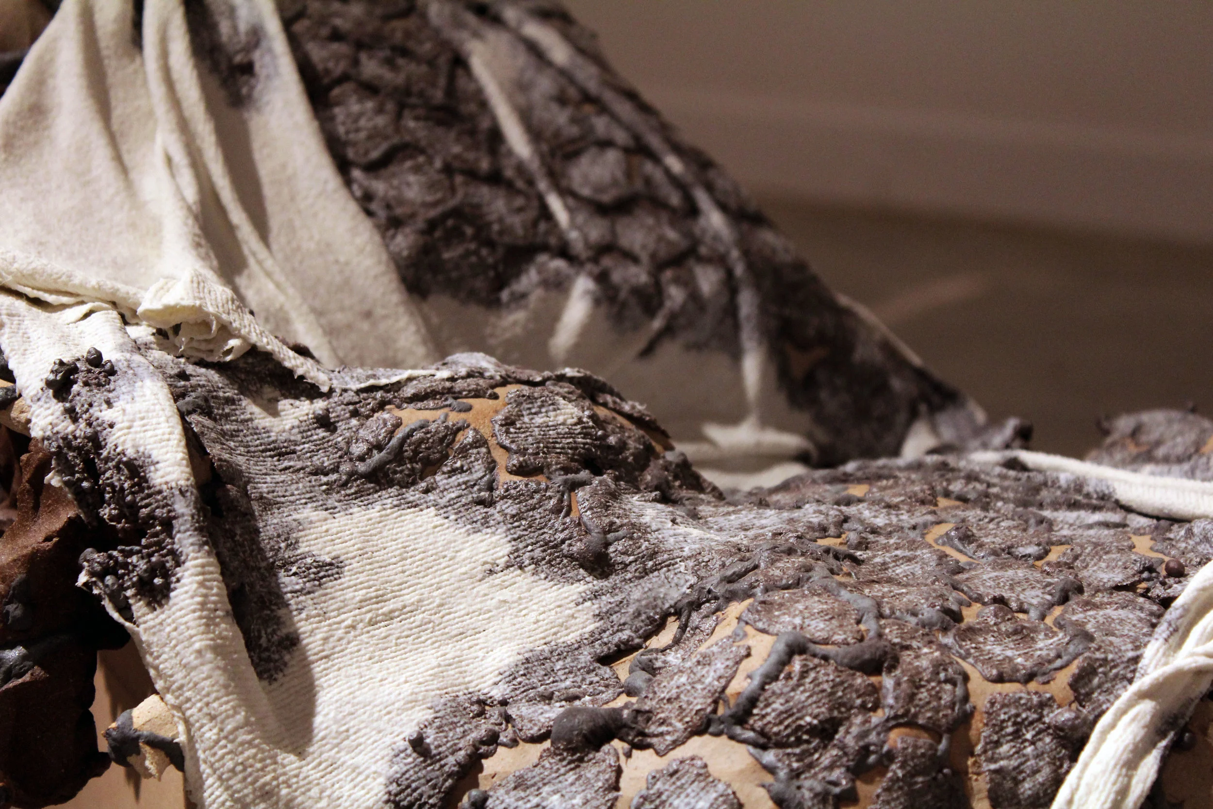  2015 / fabric porcelain burnout, steel wire mesh, mixed reclaim clay  /  17” x 14” x 25”     
