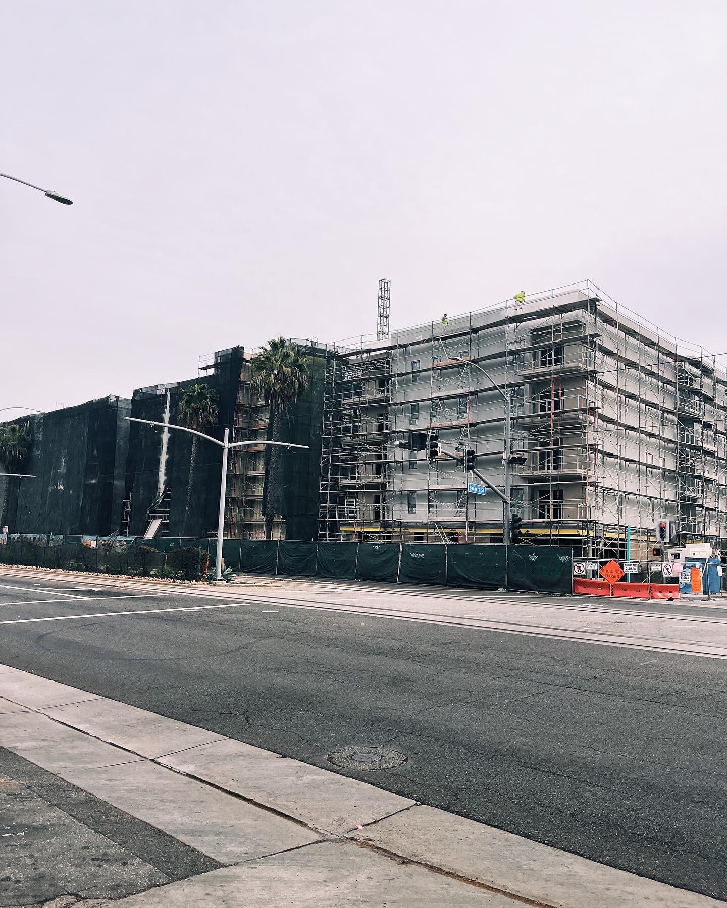 &amp; we're off 🚀 &bull; production for both interior &amp; exterior paint finishes has began inside our 2400 Long Beach Project &bull; 1 9 4 units LOADING... #longbeach #newconstruction #development #newdevelopment &bull; www.elliscustompainting.co
