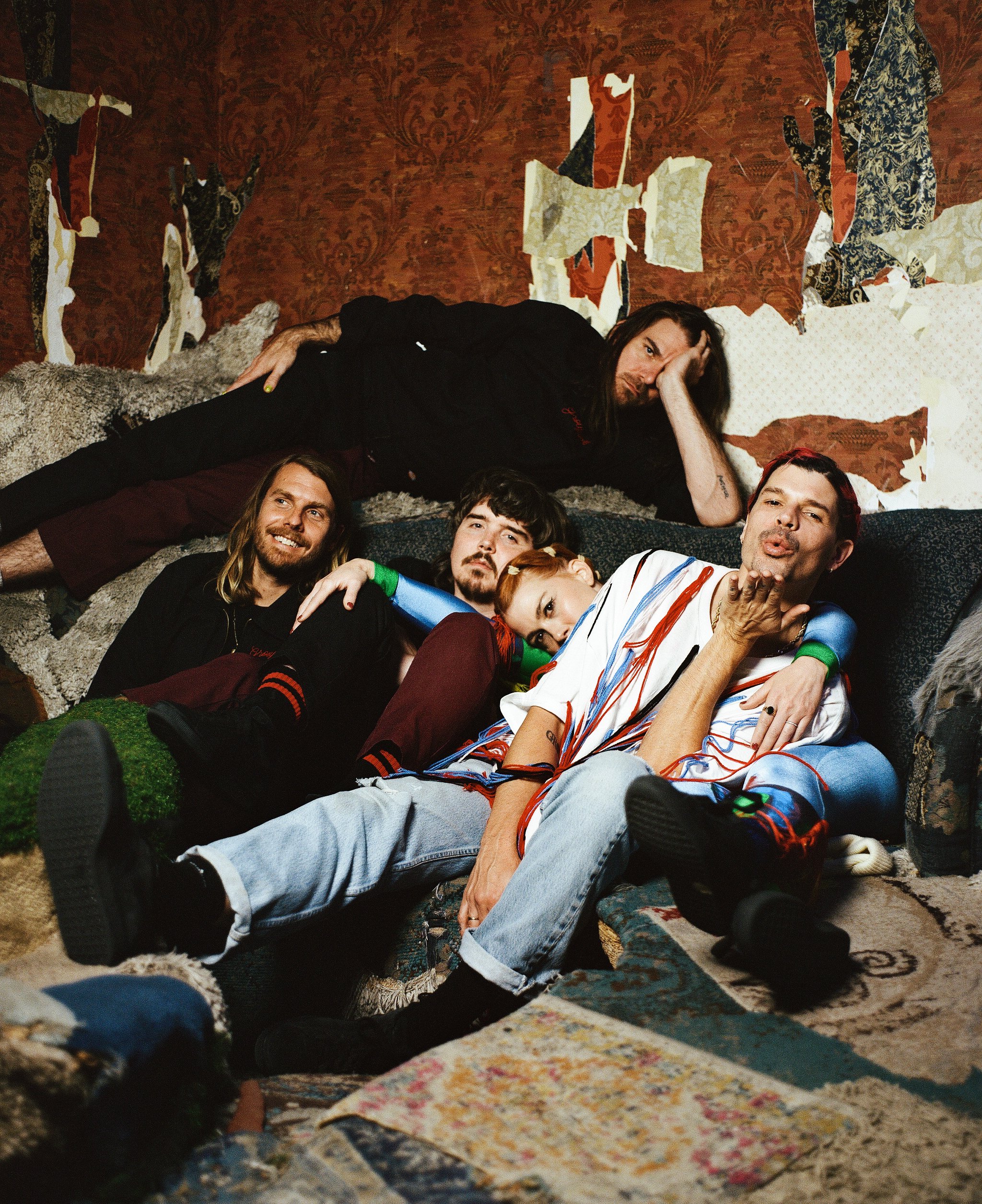 grouplove-000482790003.jpg