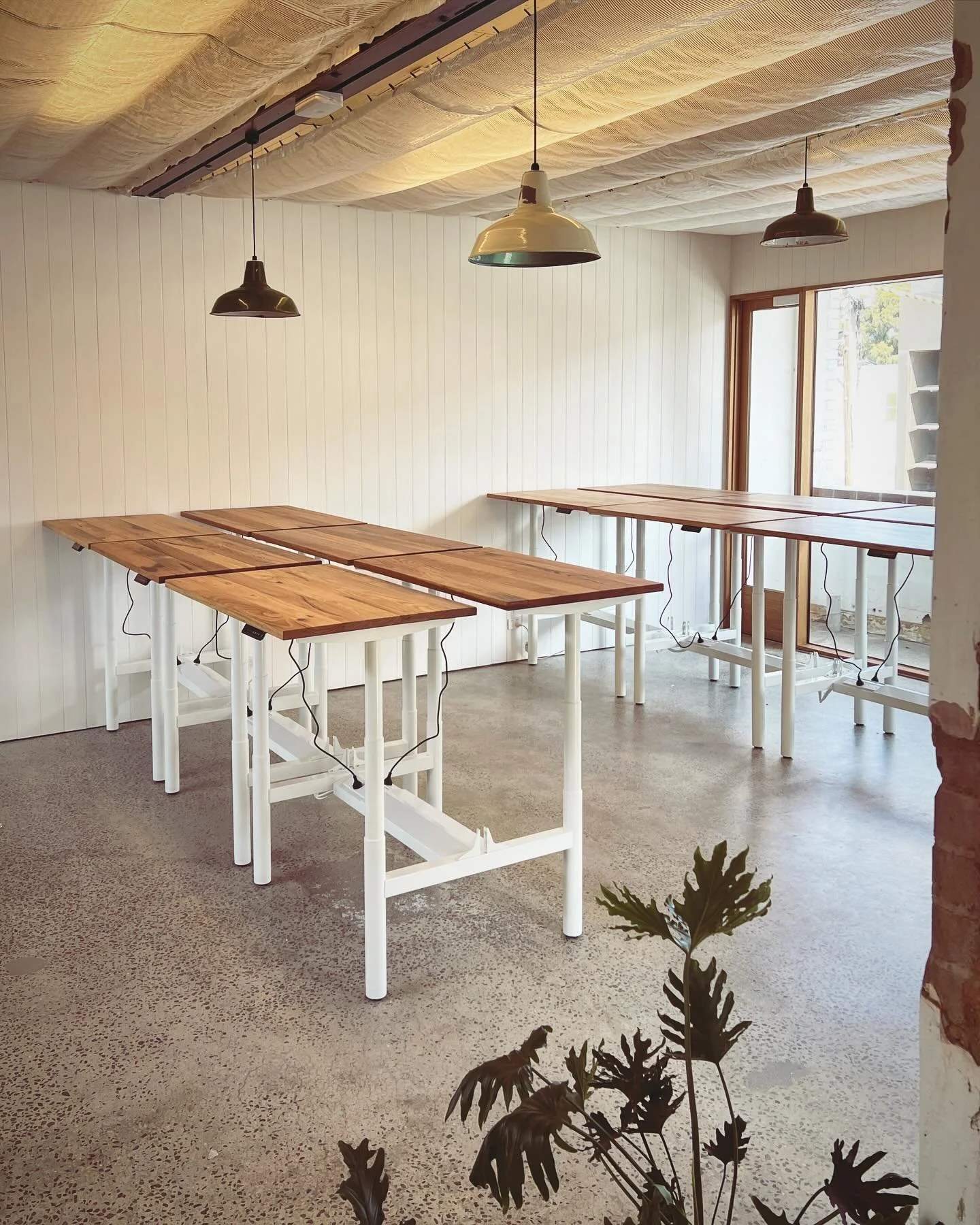 Dream workspace #Sandersplace Richmond. Amazing warehouse conversion.. fully equipped with beautiful Australian made #recycledmesmate sit stand desks by us. @neverstopgroup @nmbw_architecture_studio