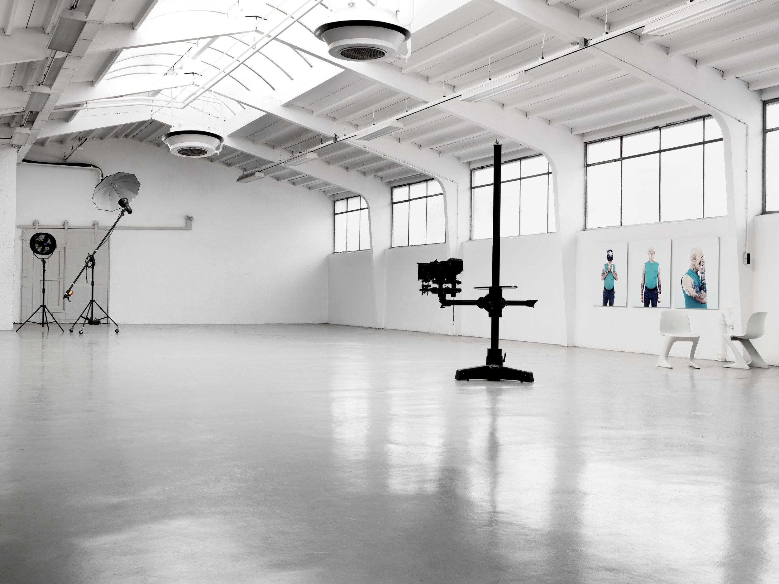 STUDIO ADRESS: SLUISJESDIJK 110d 3087 AJ ROTTERDAM THE NETHERLANDS PHONE +31 IO 4780505 MOBILE +31 6 51215434 EMAIL: INFO@OSCARSEYKENS.NL