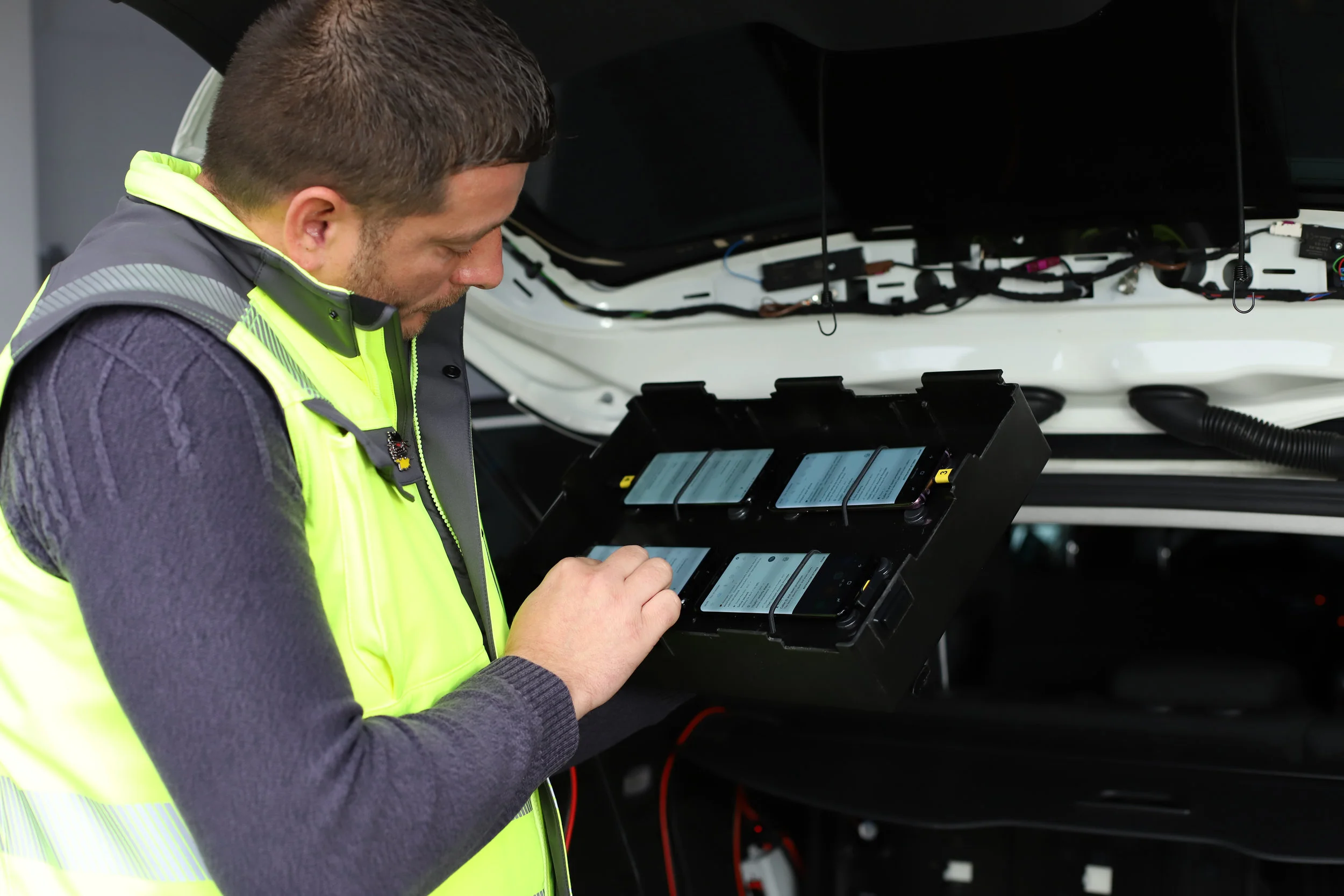 One Samsung Galaxy S8 per operator took the voice measurements and one additional S8 per operator was used for the data tests. All test phones were operated and supervised by P3‘s unique control system.