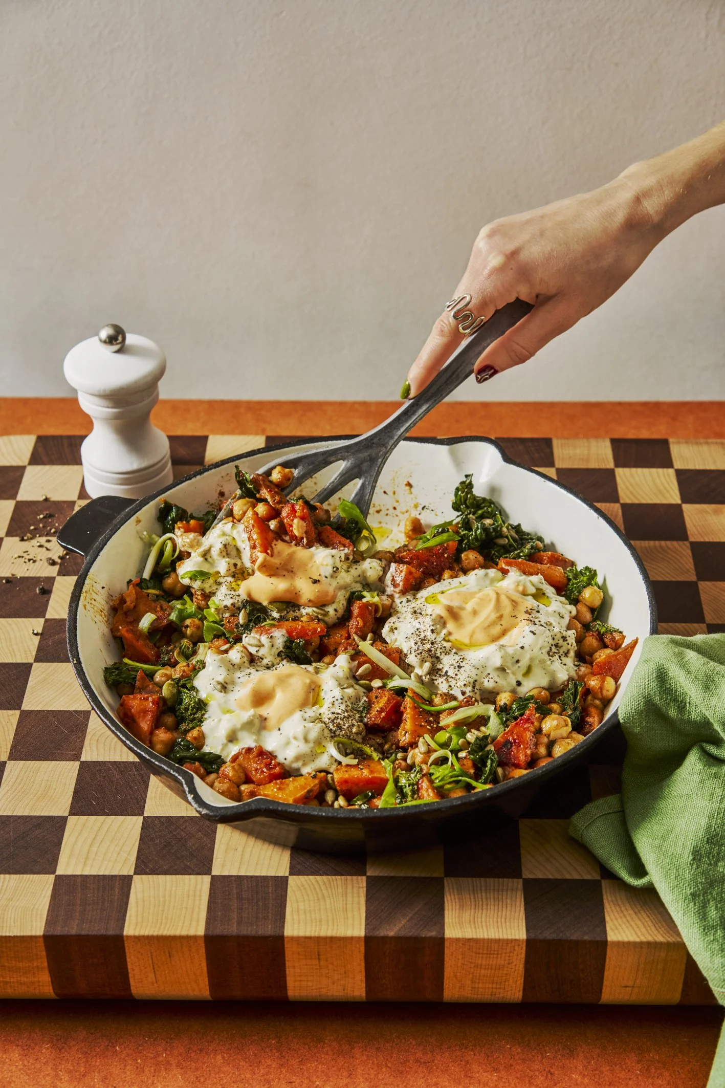 HH Sophie Waplington 30 in 30 Day 9 One pan breakfast hash 001.jpg