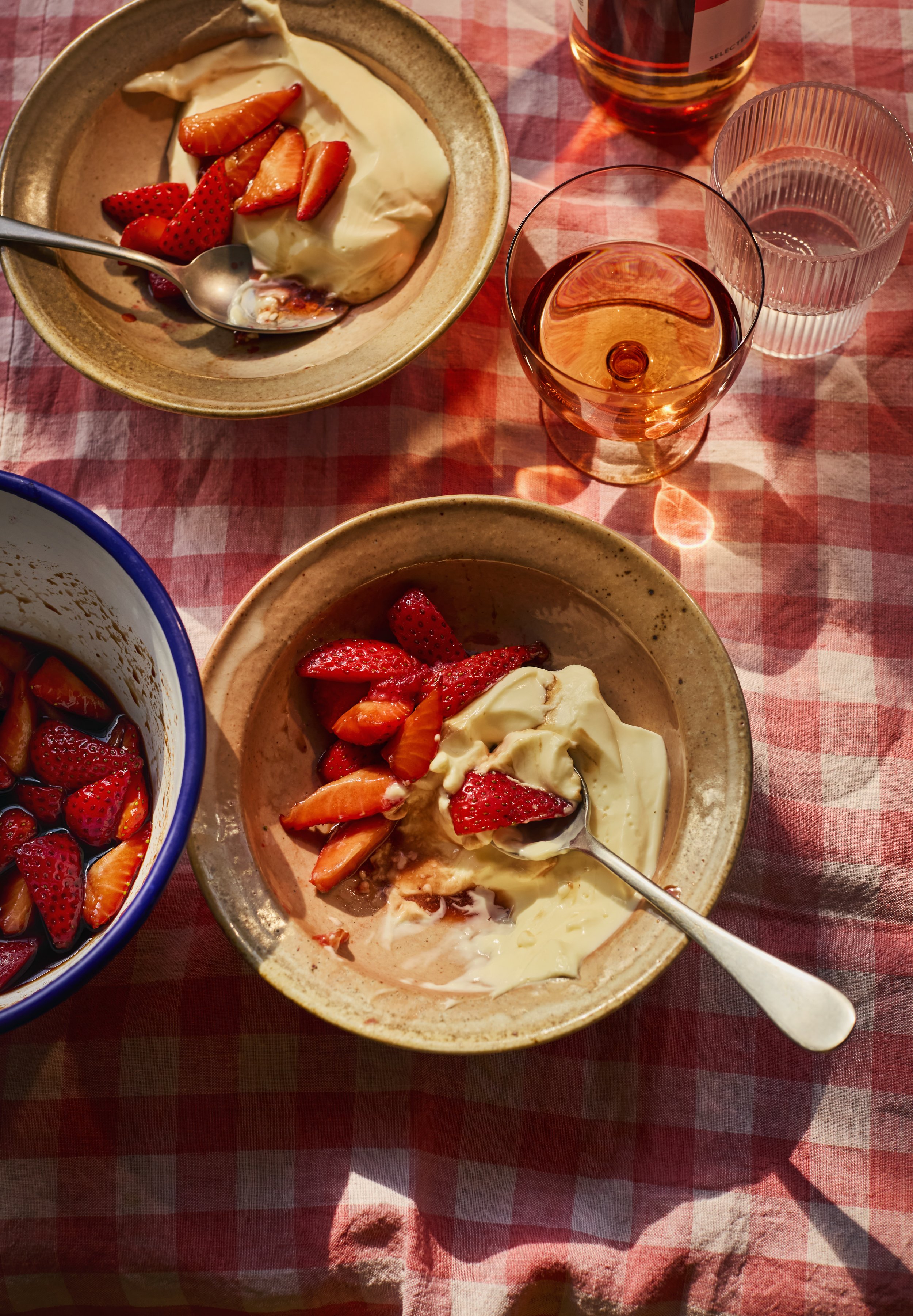 Waitrose_YWIF_ButtermilkPannaCottaStarwberries_02.jpg