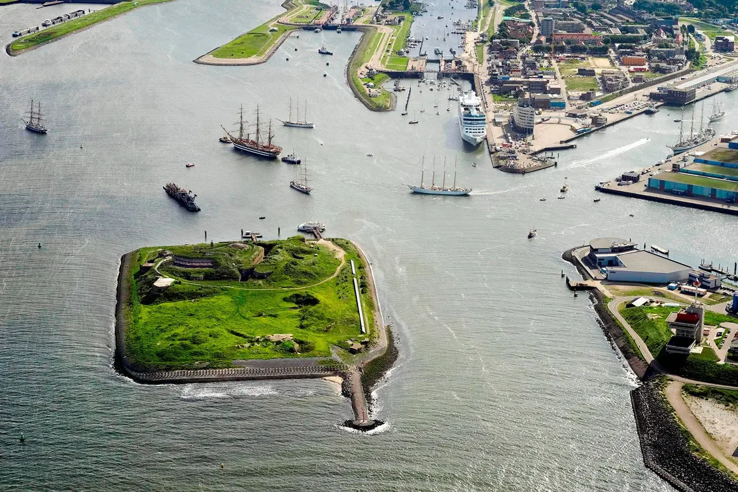 Art Island 2026 | Mai van Oers & Saar Scheerlings