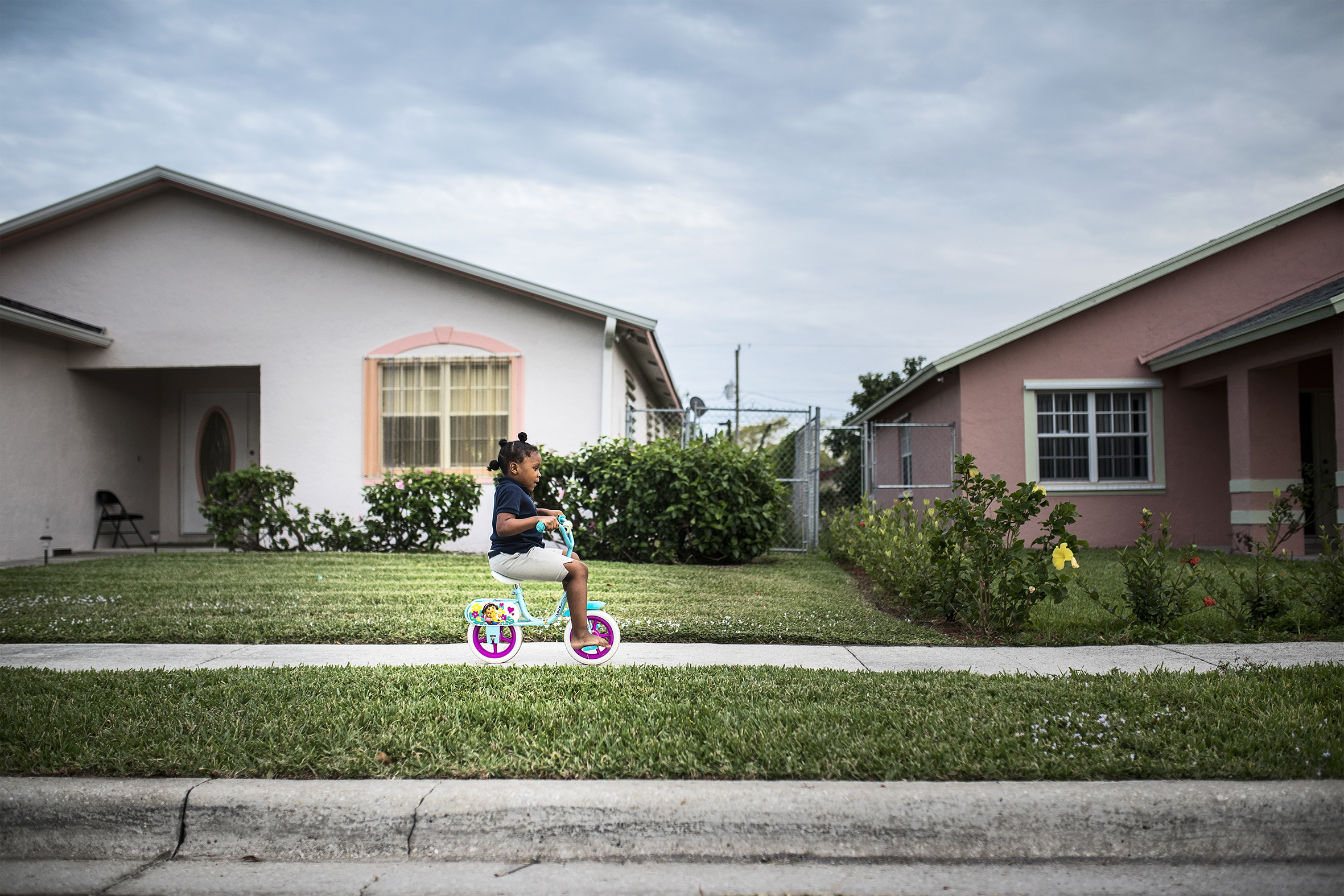  34.000 inhabitants lives in Riviera Beach. 66 percent of people in the city are black, and 25 percent live below the poverty line. 