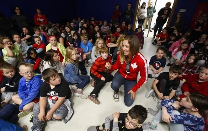 Jessica Phoenix Inspiring Students (Clifford Sjarstedt/c. Peterborough Examiner)