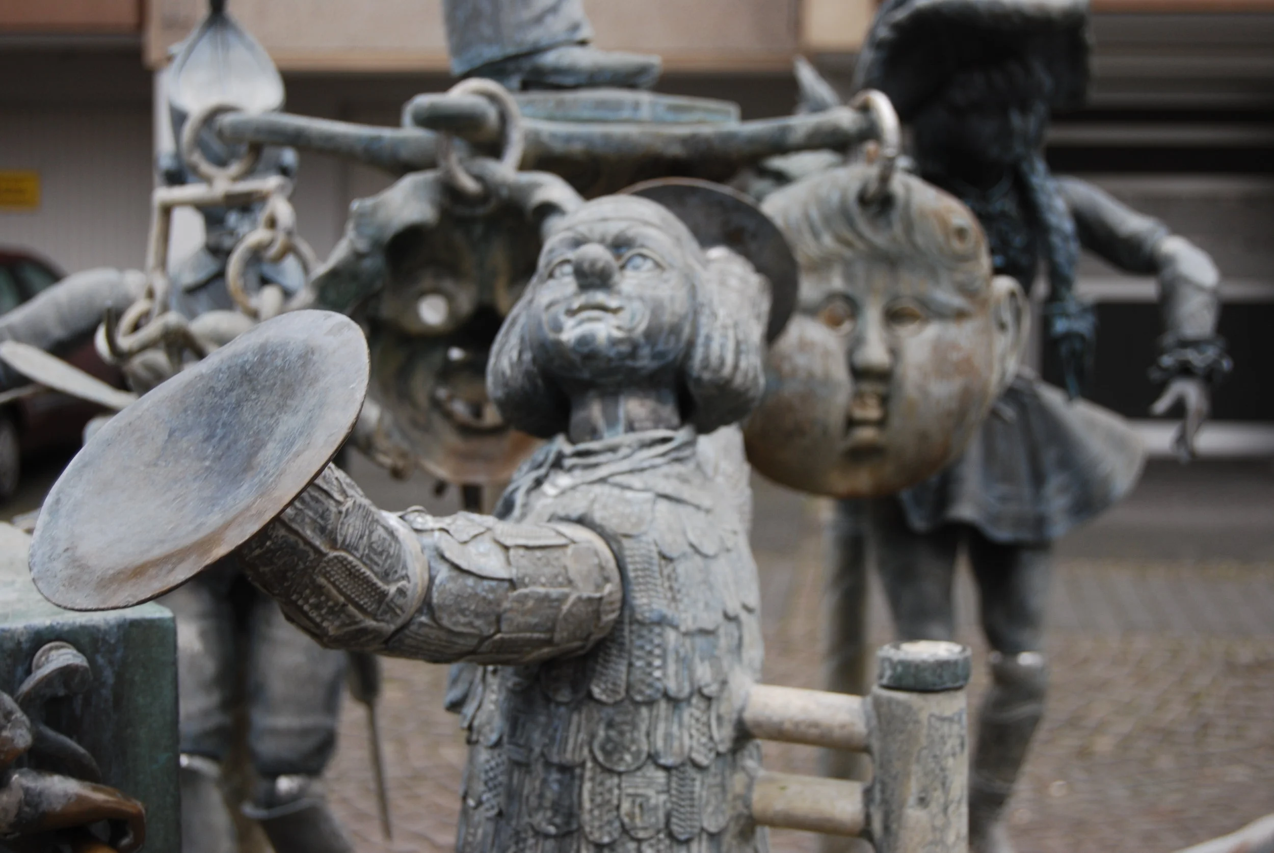 Everybody Sings Everything