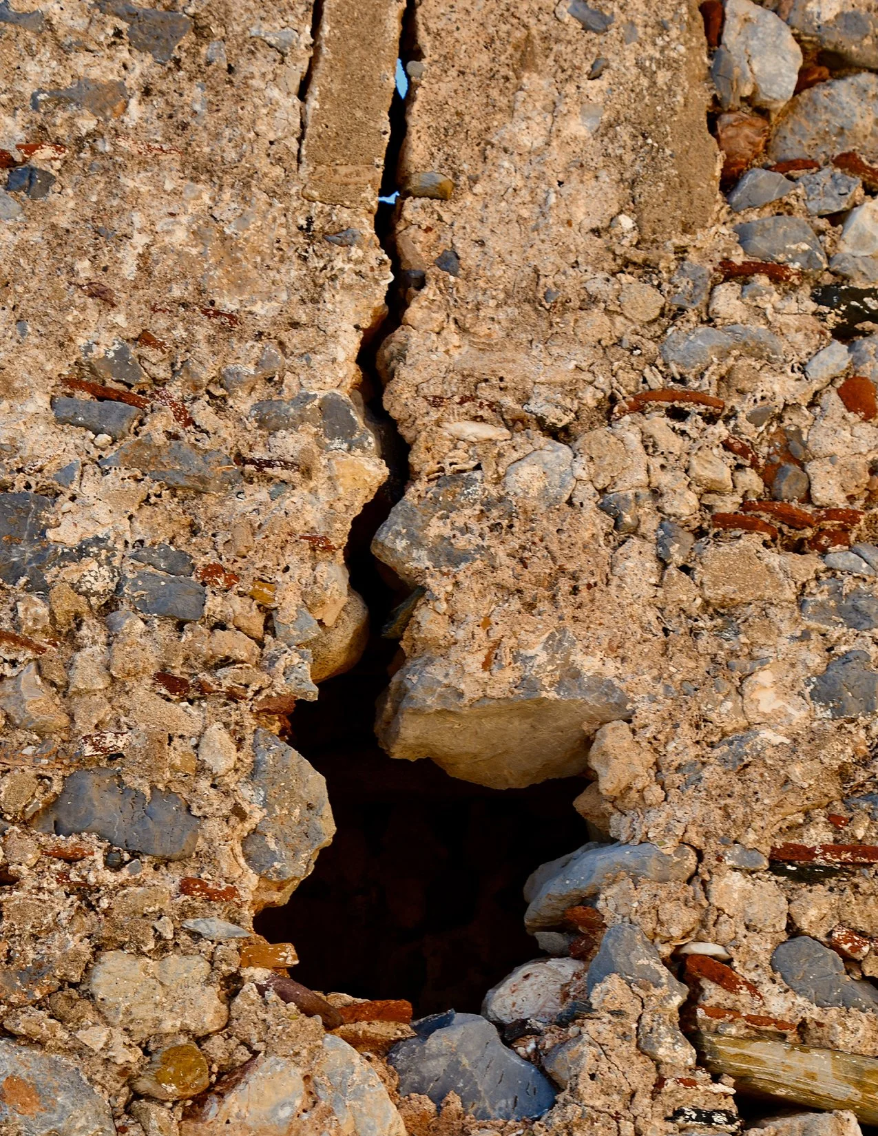crackInWall_image.jpg
