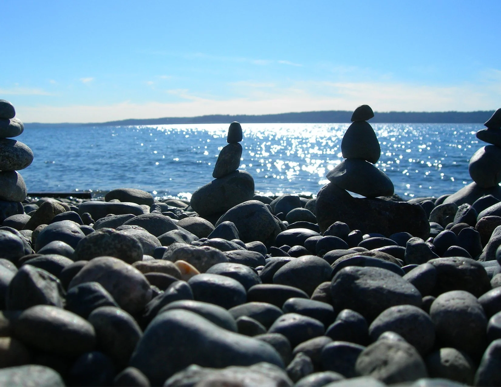 cairnsOnTheBeach_image.jpg