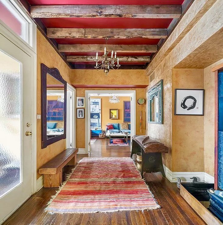 Red Jacket Rentals.
Super unique two bedroom, 1.5 bath maisonette on super quiet East 52nd Street. Furnished, private entrance, white glove building services, private garden&hellip;and Greta Garbo used to live next door! $8500. 
www.redjacketresident