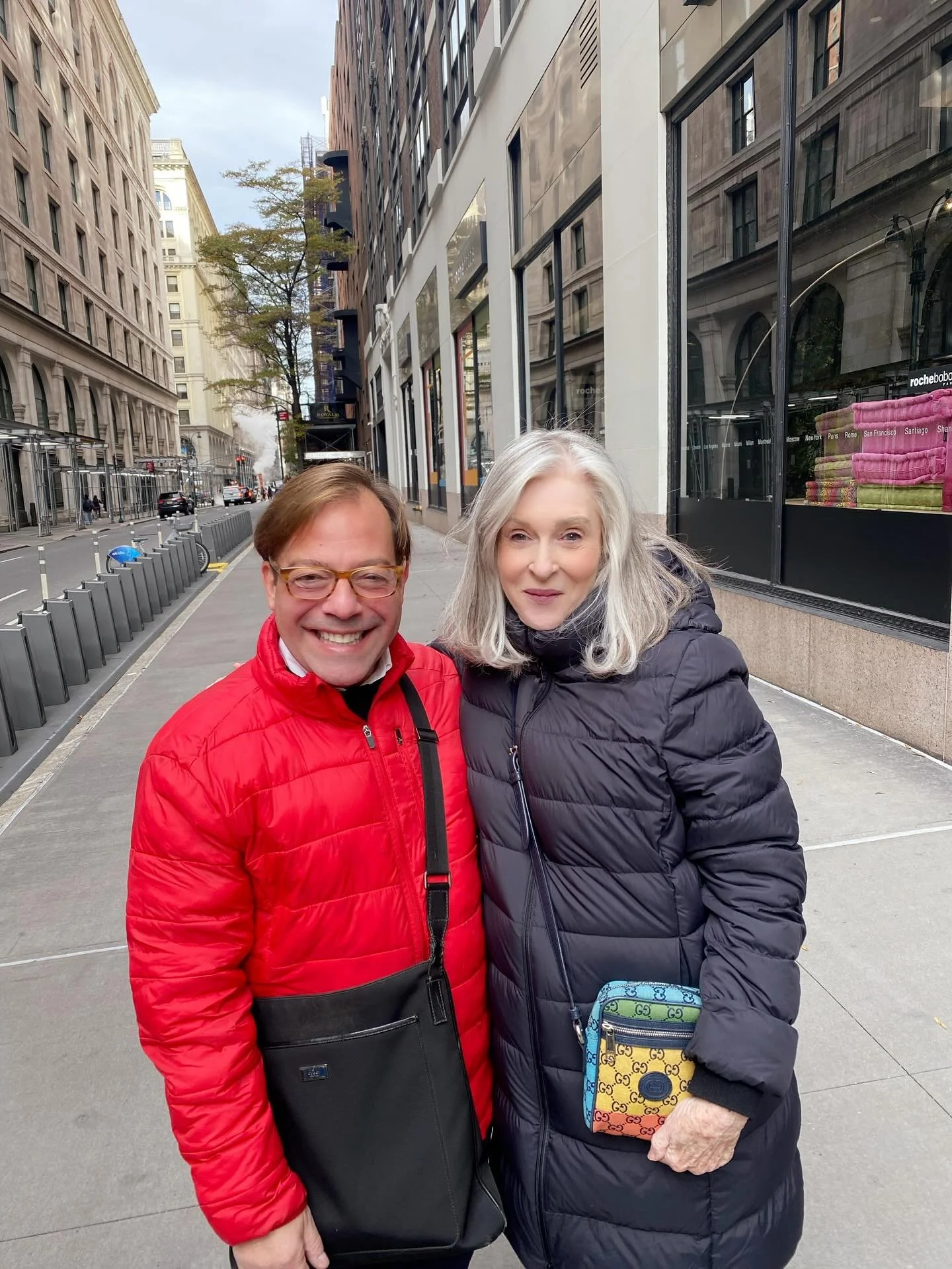 Red Jacket New York.
Fabulous start to our tour of Manhattan residences today with my newest buyer. Love when a long term client recommends me to their very best friends. 
The ultimate sign of success. 
www.redjacketresidential.com
When Only The Best