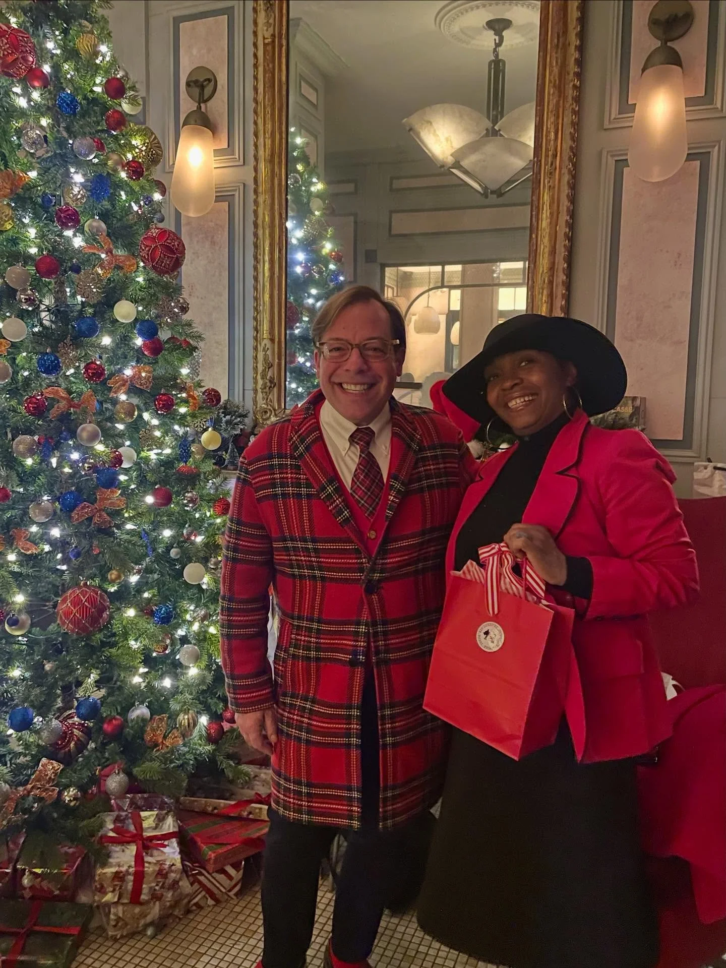 Red Jacket Christmas. 
Spreading Holiday cheer. Catching up with dear friends. It&rsquo;s the Best time of year.
Loved seeing my globe trotting friend Myrdith at Benoit. C&rsquo;est Manifique!