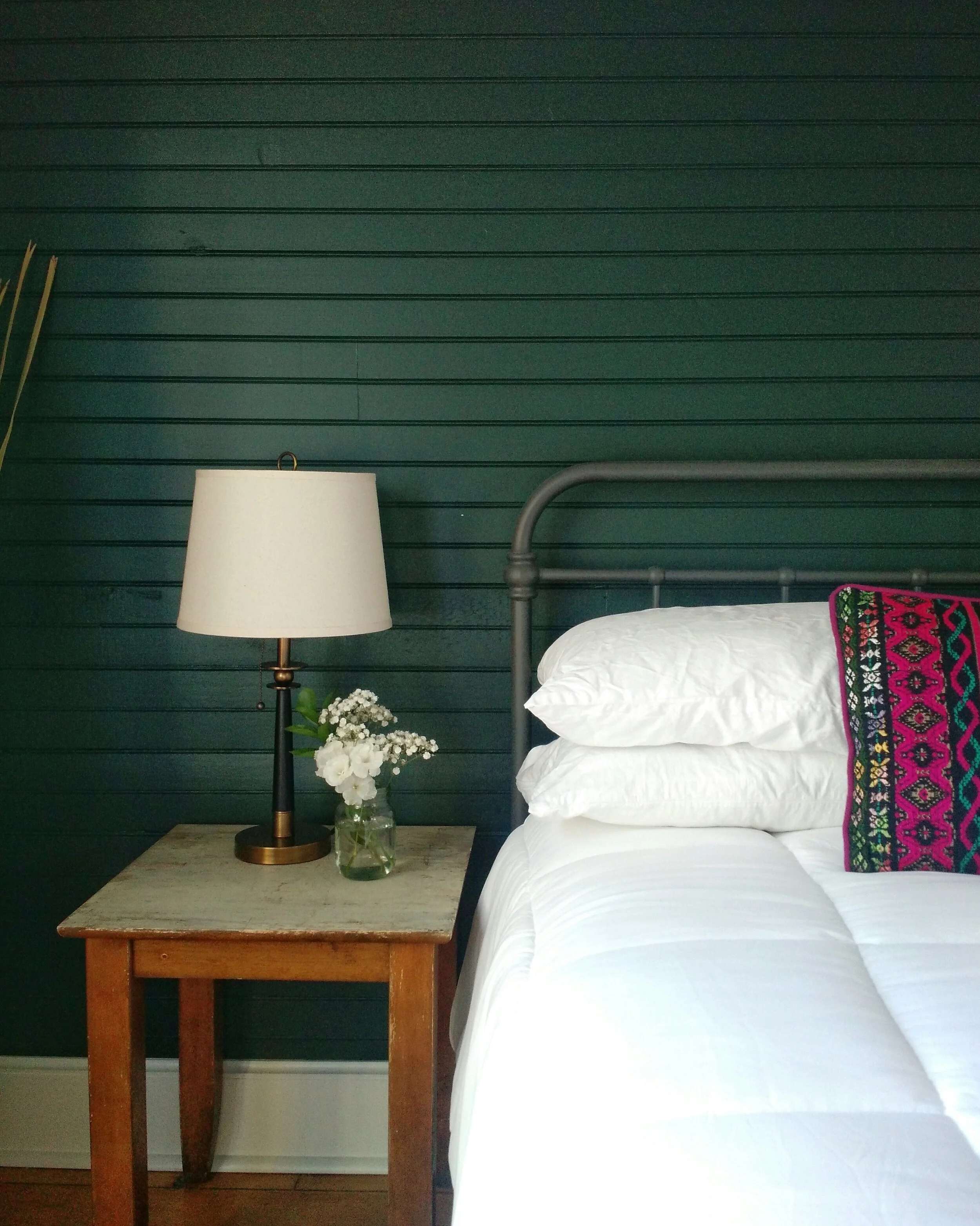 RENOVATION REVEAL: Content Guest Room #1