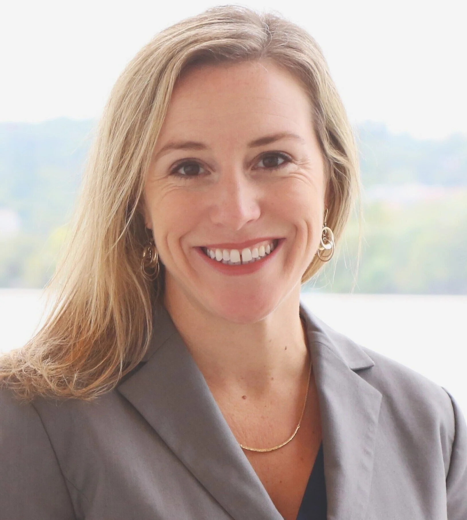 Amanda Zander : Public Outreach Coordinator, Delon Hampton and Associates