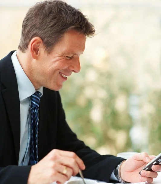 BusinessManReceivingText1-cr.jpg