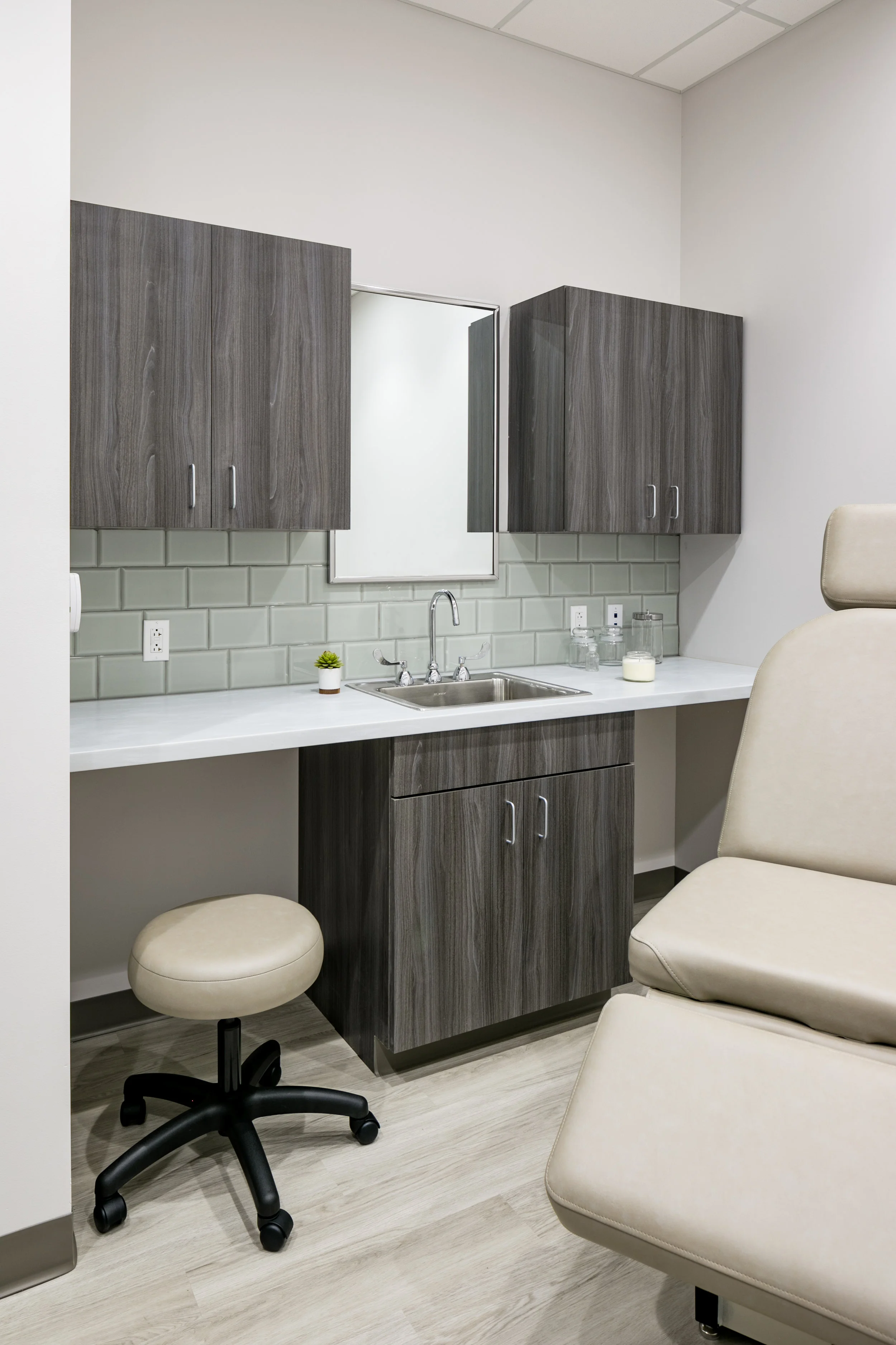 MHM_DermatologySpecialists_FINCH-20.jpg