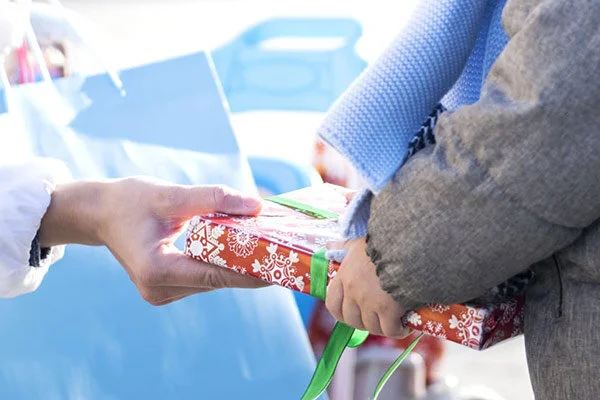 Tapping Into The Power Of Pop-Ups To Help Those In Need For The Holidays