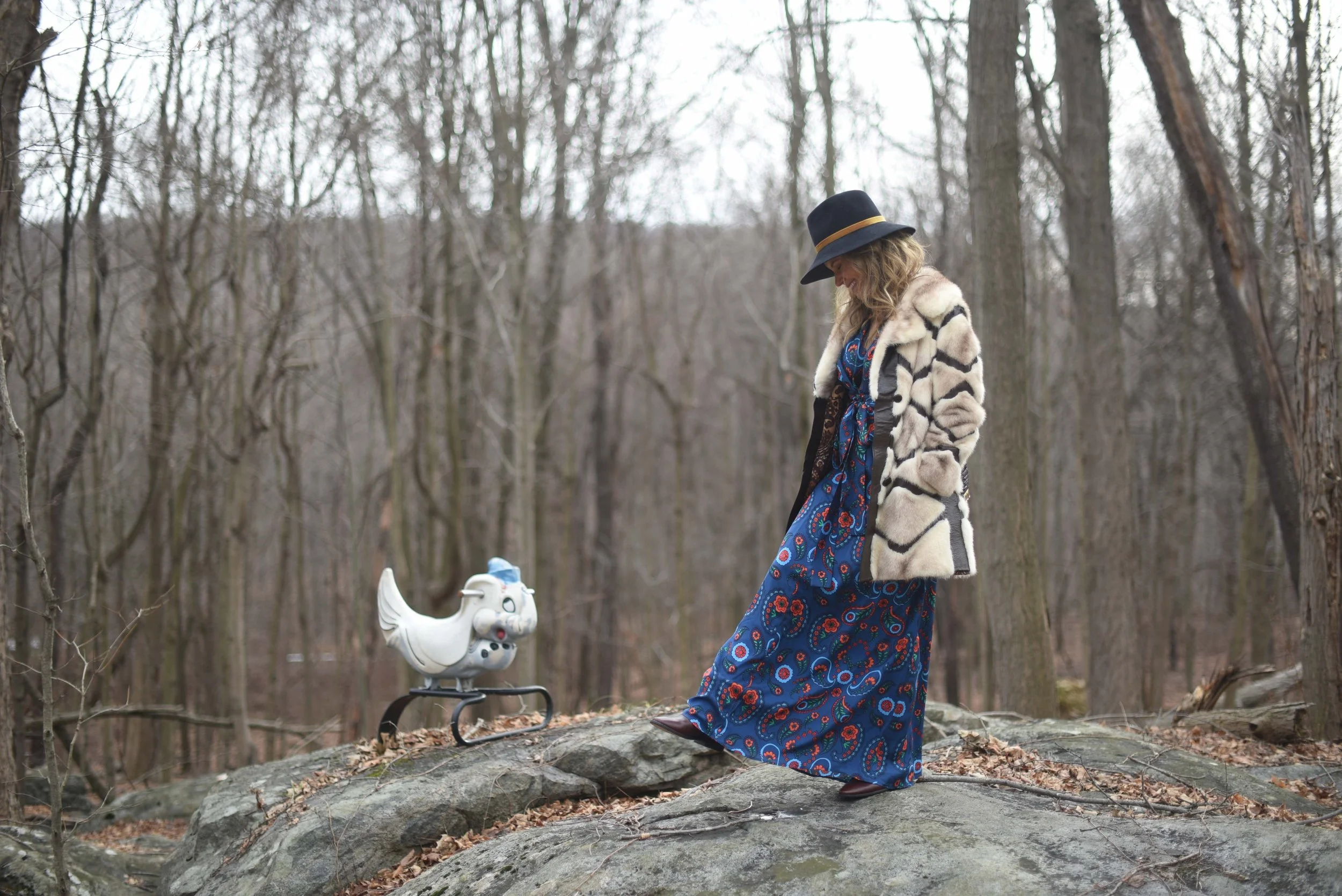 Dress Issa | hat Eugenia Kim | Boots Isabel Marant