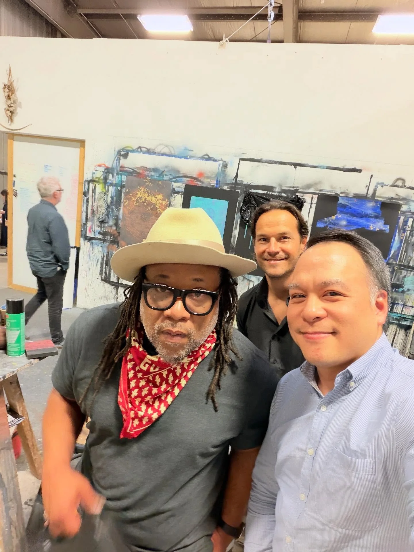 A spectacular #artband visit to @temporary_studios @temporaryartcenter with @michimeko @wdowns.studio @scottingrammaccom and @thornbackgallery @studio_marcboyson @threecrows @gabrielijannell @fleshdealer_fin 🎨🎁🎷