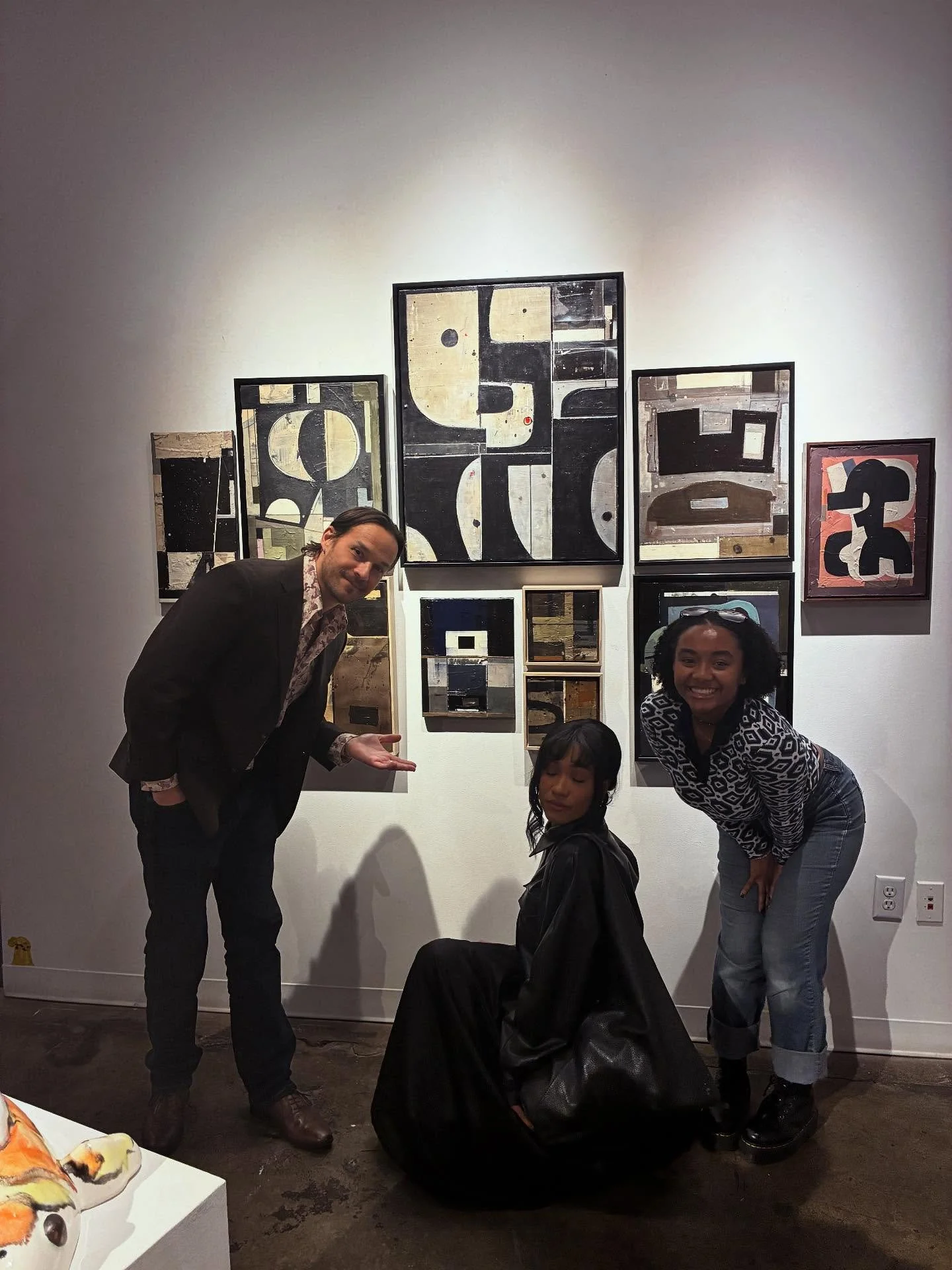 Candids from the launch of #mythos @kailinart on exhibit through December 12th with the artist talk on Nov 15 🎨🥳🫶