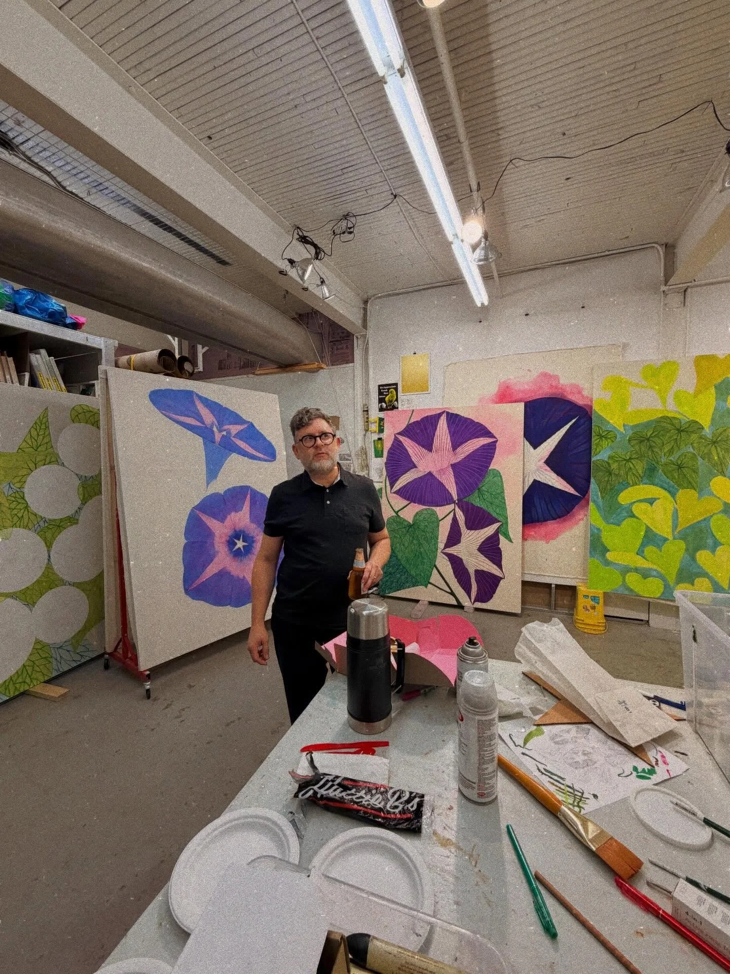 #studiovisit with the botanically inspired @stevenl.anderson for his upcoming exhibitions 🪾🌺🎨 @daynightprojects @dowelltrey