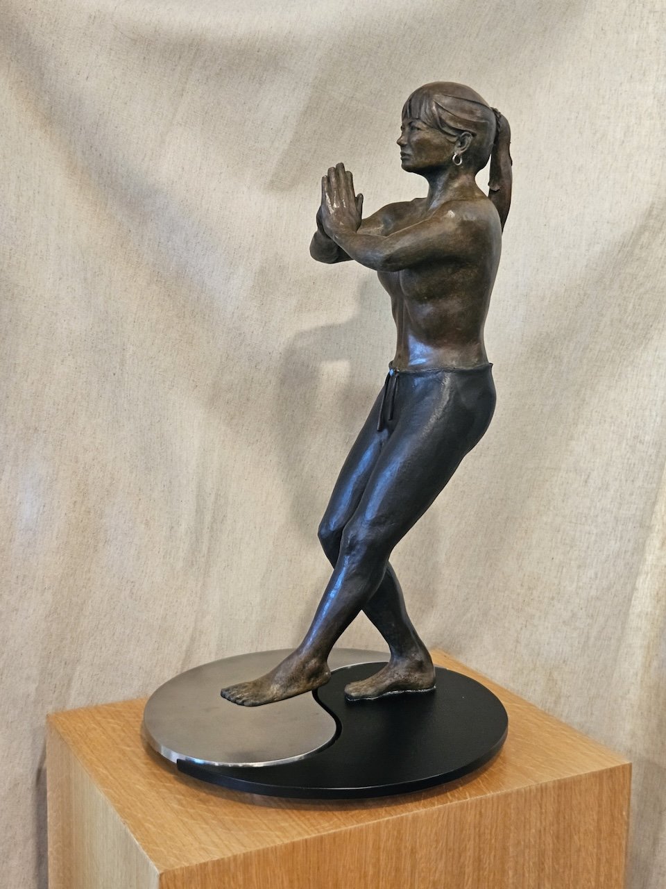 Carlton__David_SALUTATIONS_cast_bronze__22x12x12.jpg
