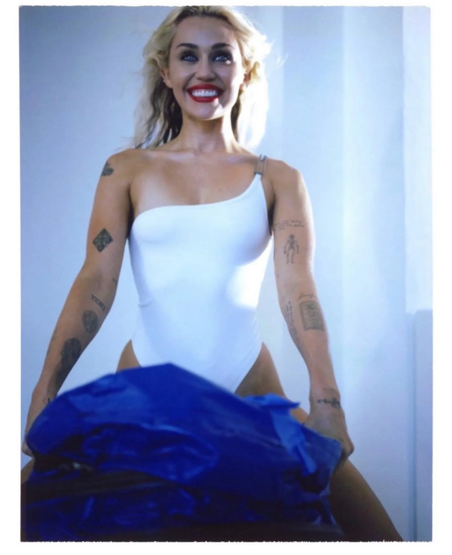 @briannalcapozzi shoots Miley Cyrus&rsquo;s album cover. Shot in LA at Frank Sinatra&lsquo;s house.