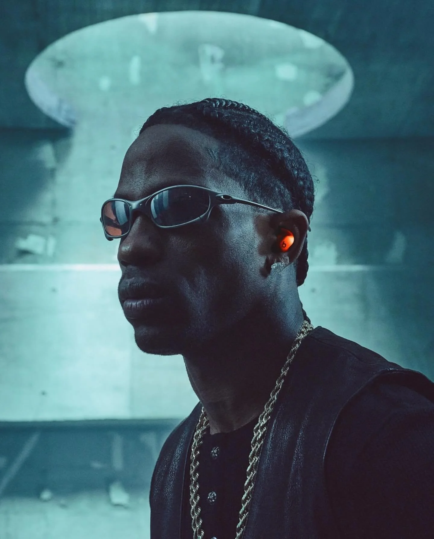 @travisscott for Beats - Shot on Location In Tokyo Japan 🇯🇵 Shot by @anthonymandler 💡 @timwyoung 🎨 🖥️ @scotthughmitchell 🐈&zwj;⬛