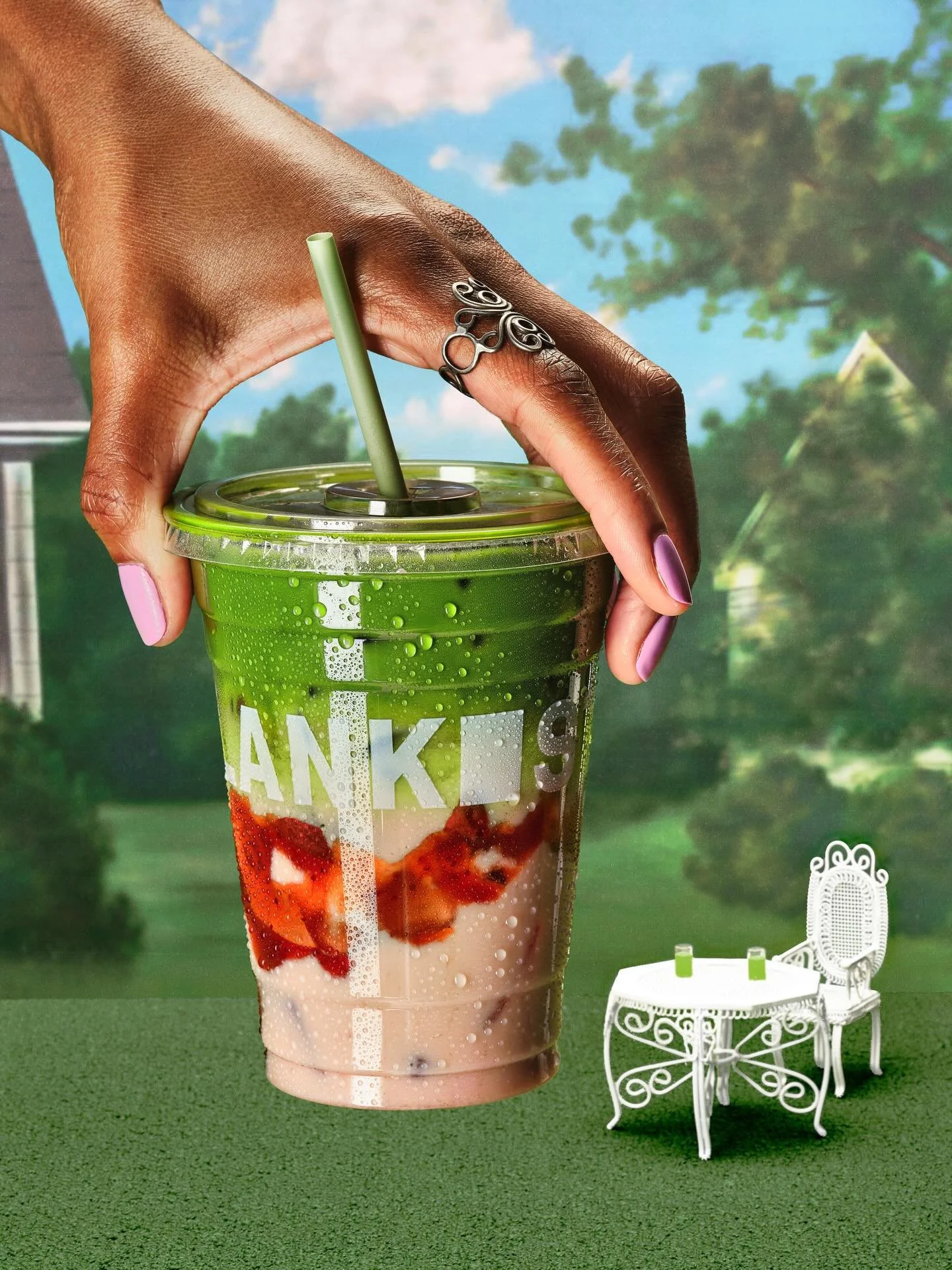 Recent work for Blank Street 💡 🐈&zwj;⬛ 💻 
Creative Direction: @mhmmd.rb
Production: @f_l_e_t_c_h_e__r @adrianaegah @engraciabaker @charliefordnishimura
Production Assistants: @isa.bit.dim @braydenalms
Photography: @xavierpraley
Photo Assist: @amin