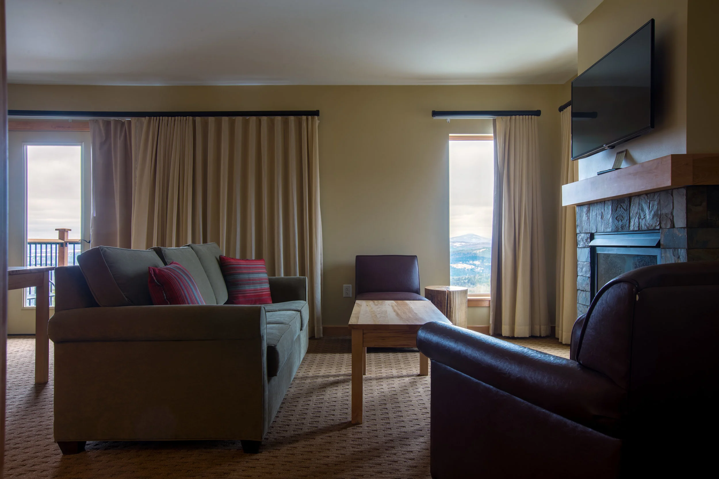 2bedroom suite hdr-2.jpg