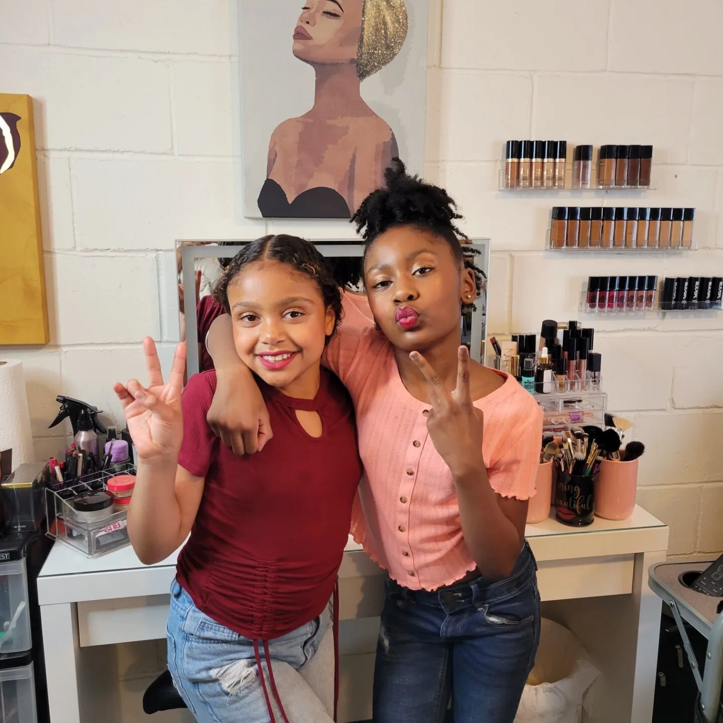 The baby beauty friends had me covered today!!🤣 You can not tell them they are not slaying!! After convincing me to do their makeup, they went on to go out for lunch, get matching outfits, and have their nails painted. #softlife for sure! 🤦🏽&zwj;♀