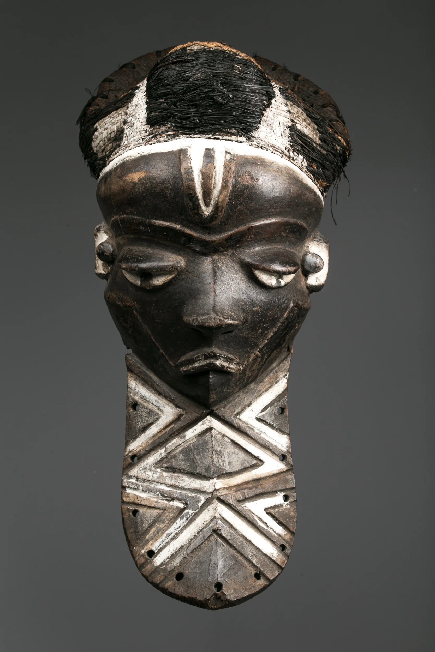 masque-mbuya-pende-kiwoyo--congo-martial-bronsin-galerie-d-art-tribal-africain-lz-arts-aperçu.jpg