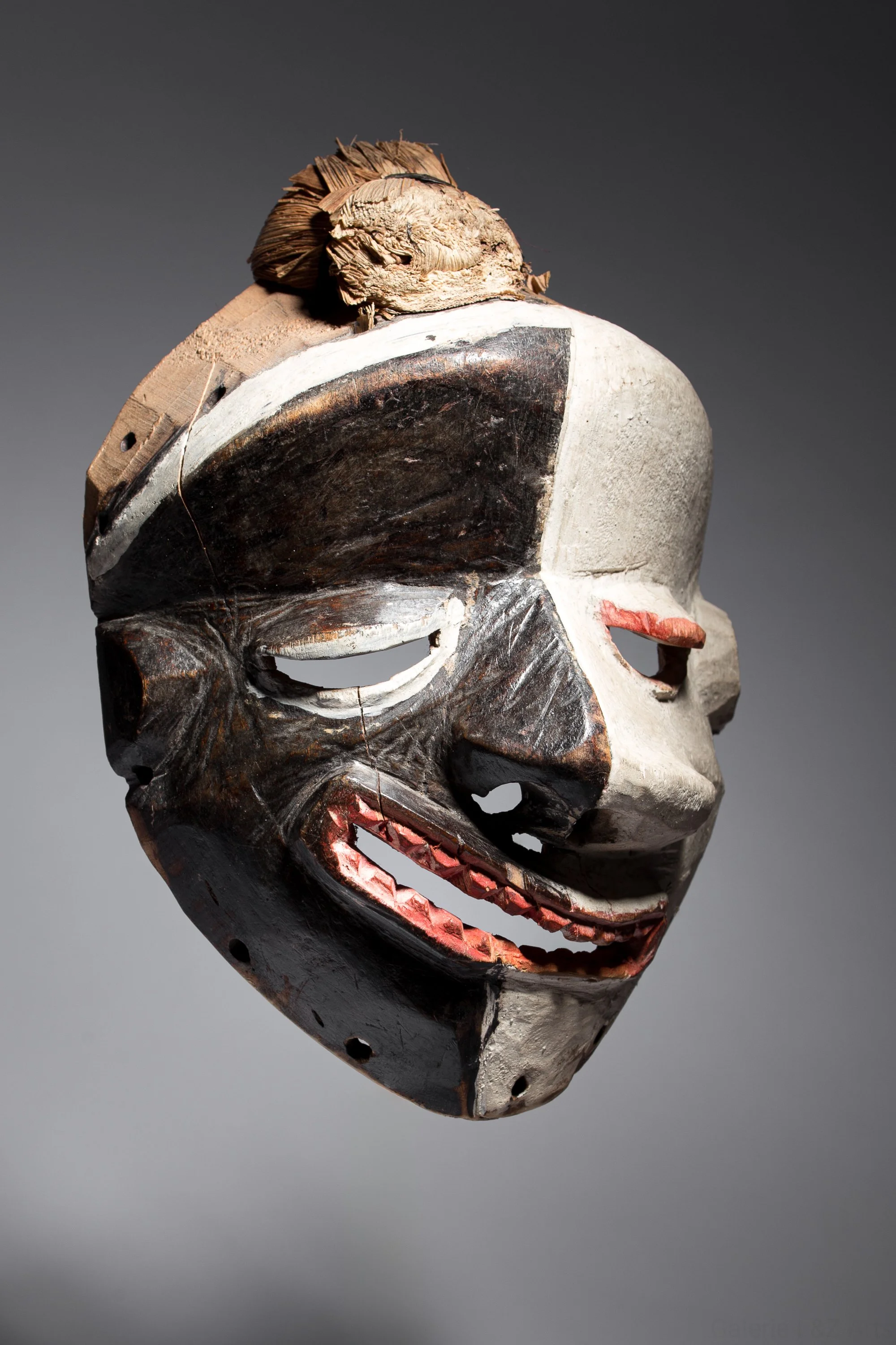 Masque africain Mbangu, Pende, R. D. Congo