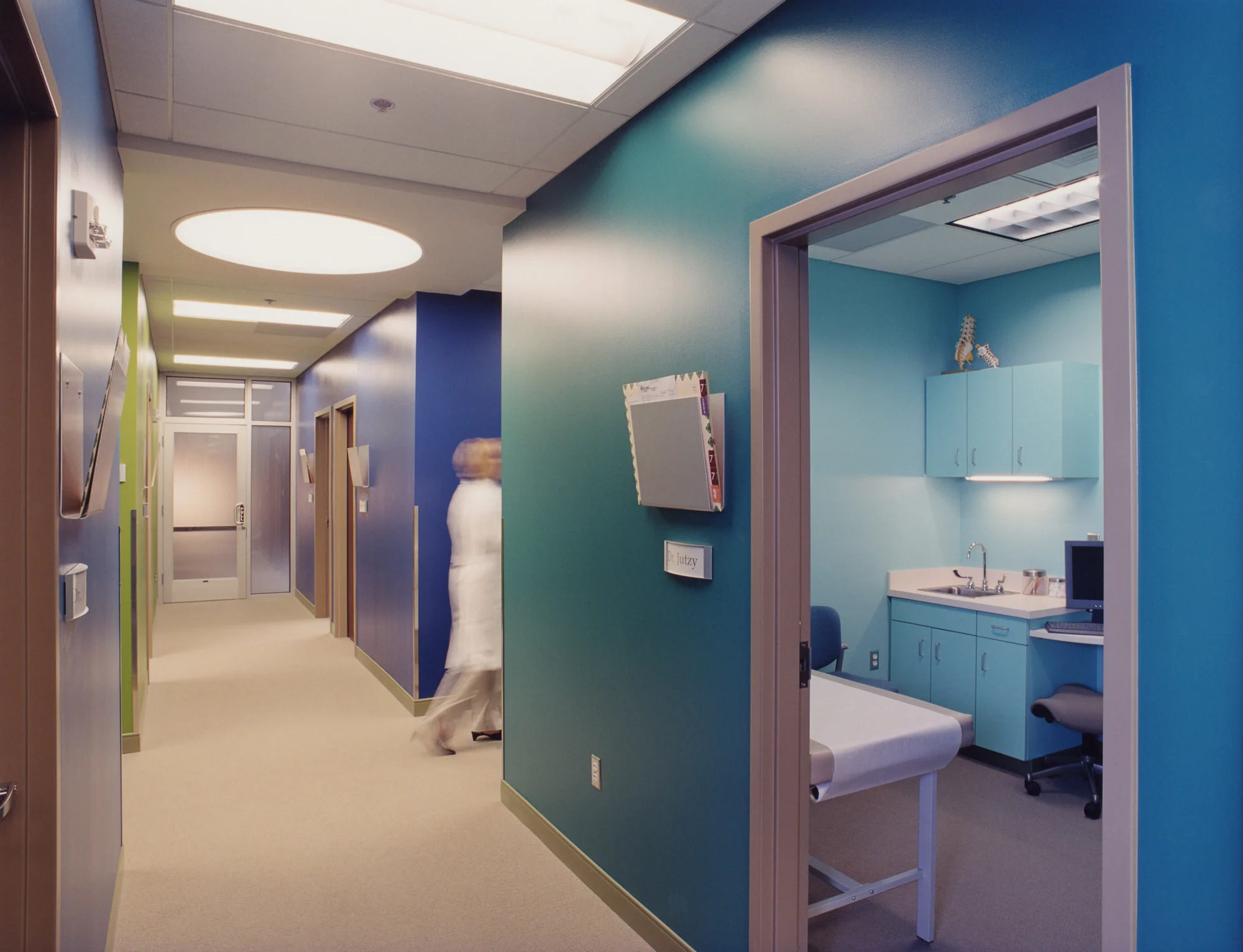 CTY-Studio_Neurosurgeons_int3.jpg