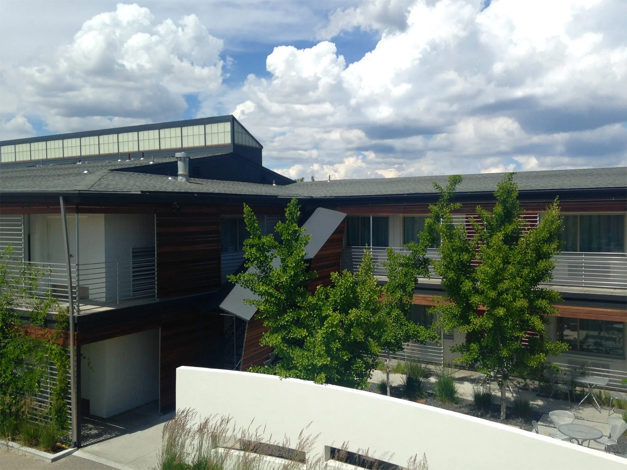 CTY-Studio-Modern-Hotel-courtyard6.jpg