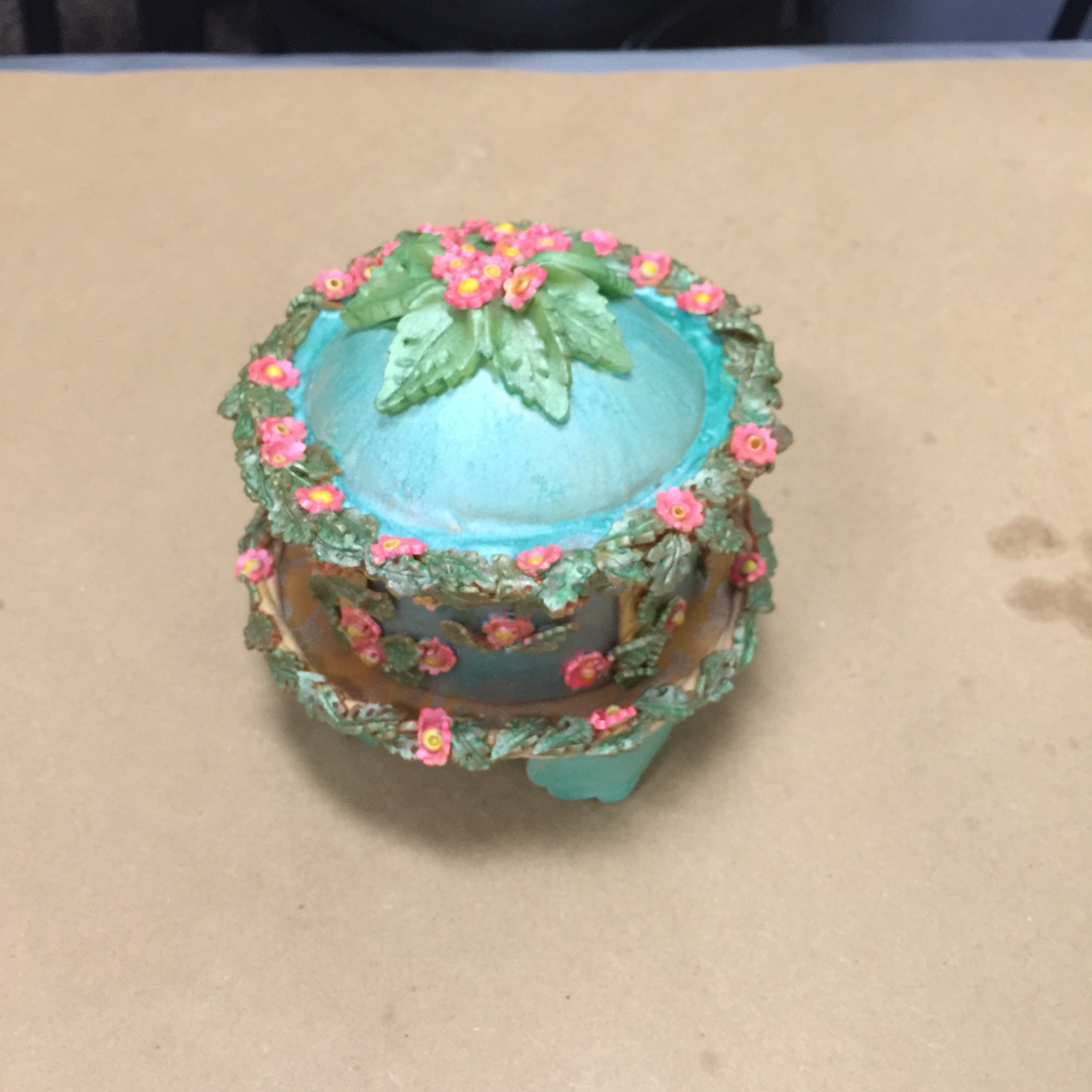 Box exterior using Mari O'Dell's ceramic glazing techniques