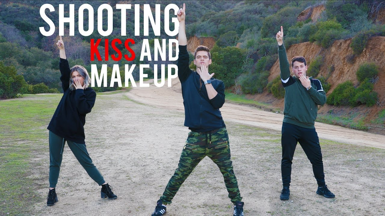 SHOOTING KISS AND MAKE UP