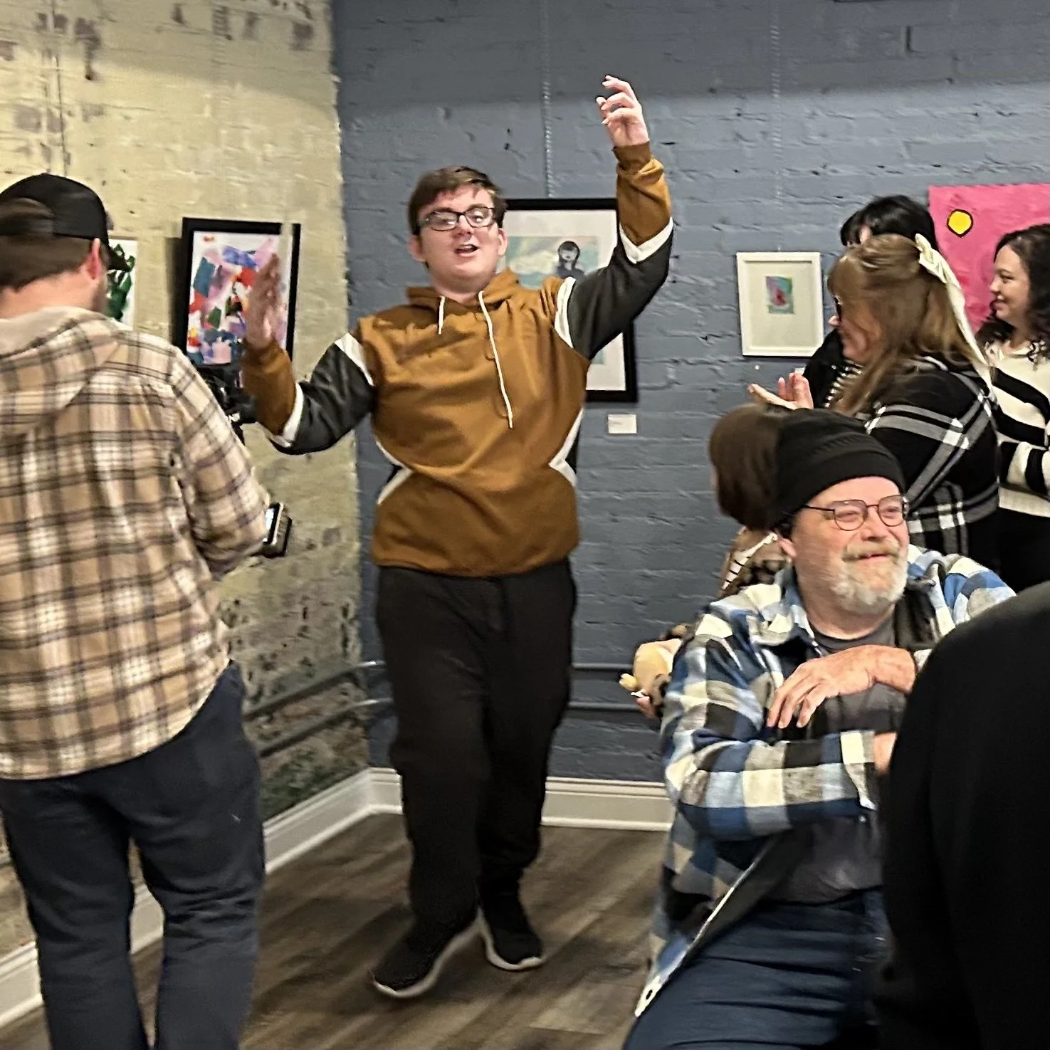 25_Murray_Adam sharing collaborative work.jpg