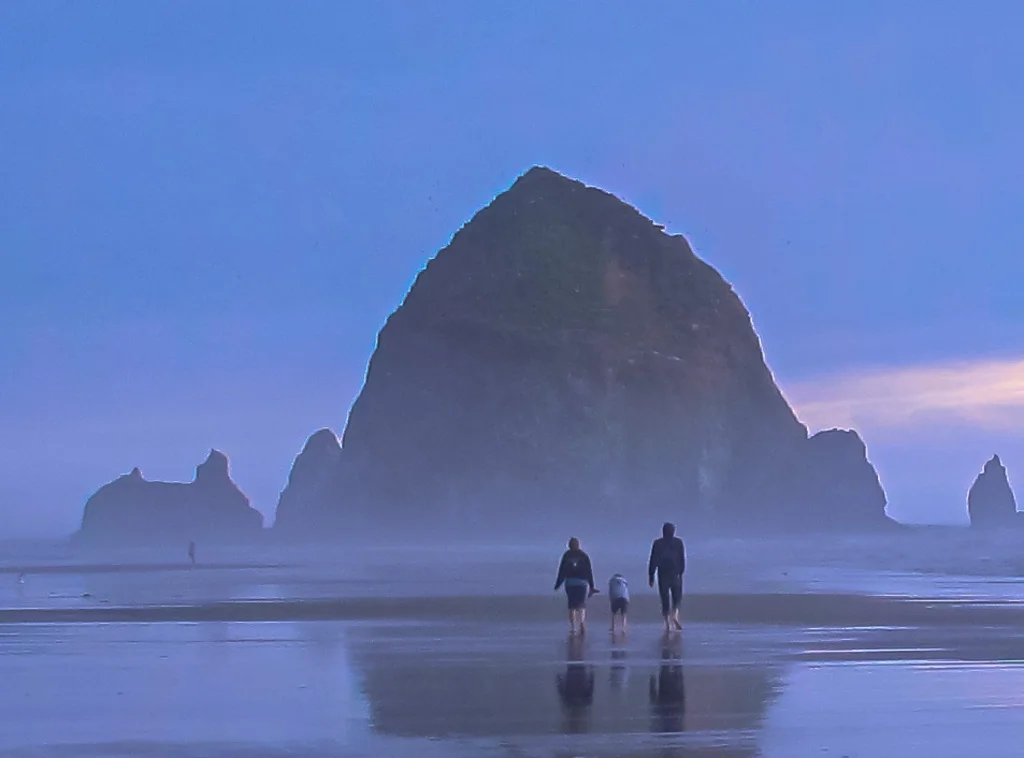 CANYON BEACH HAYSTACKS OREGON