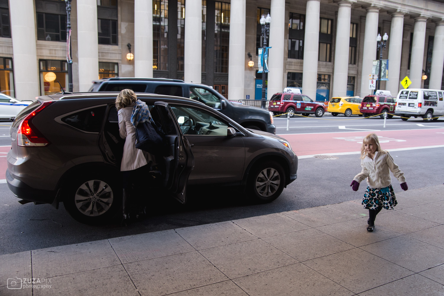 zuzapixphotography-familyphotographer-chicago-unionstation-8.jpg