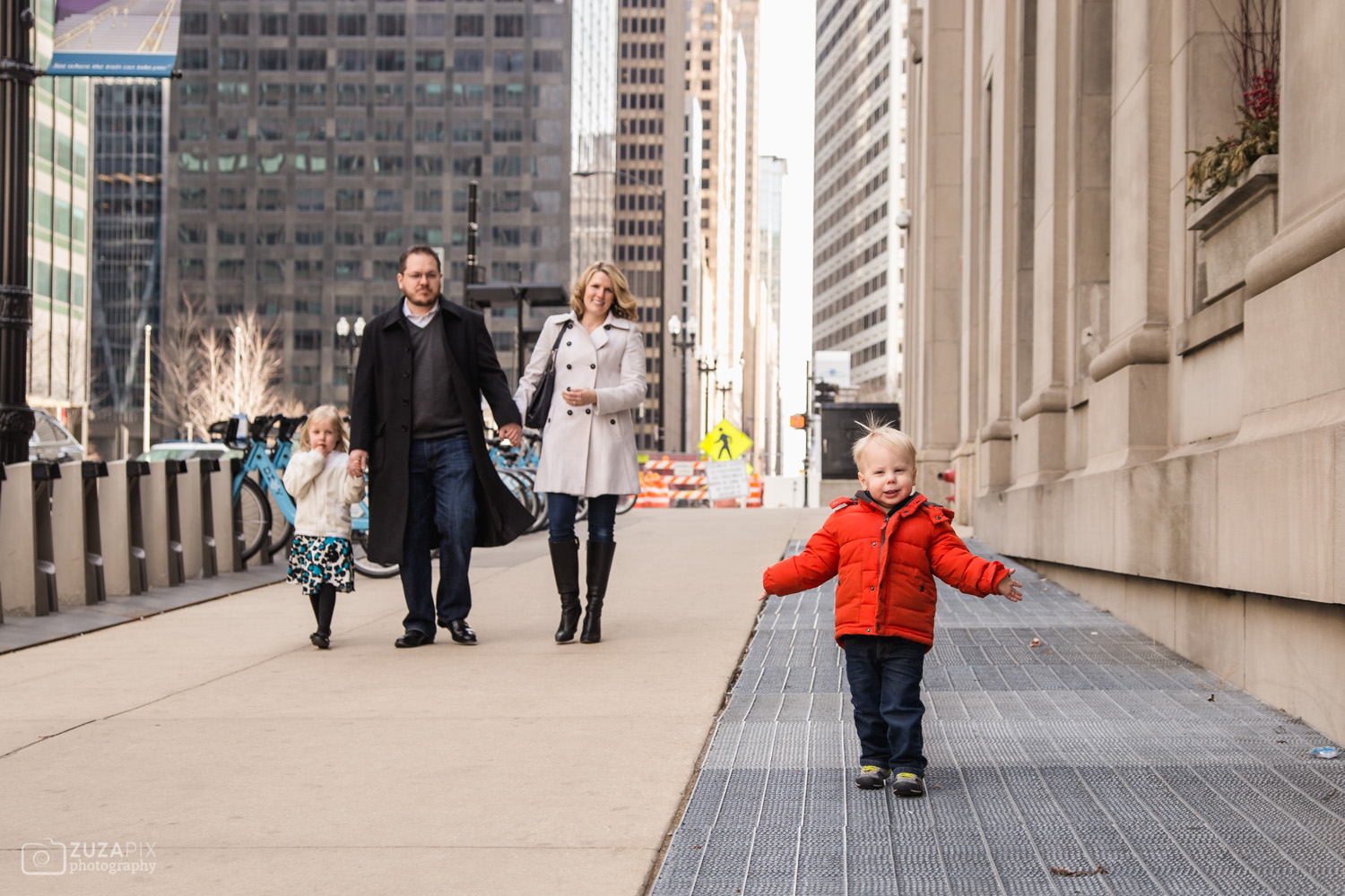 zuzapixphotography-familyphotographer-chicago-unionstation-40.jpg