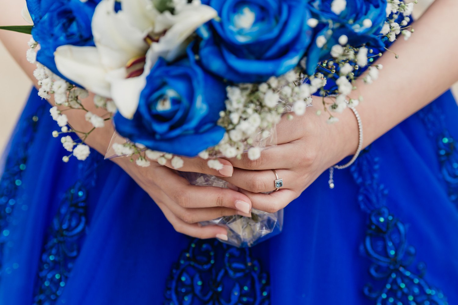 Zuzapix Photography Crystal Lake family photographer Quinceanera flowers.jpg