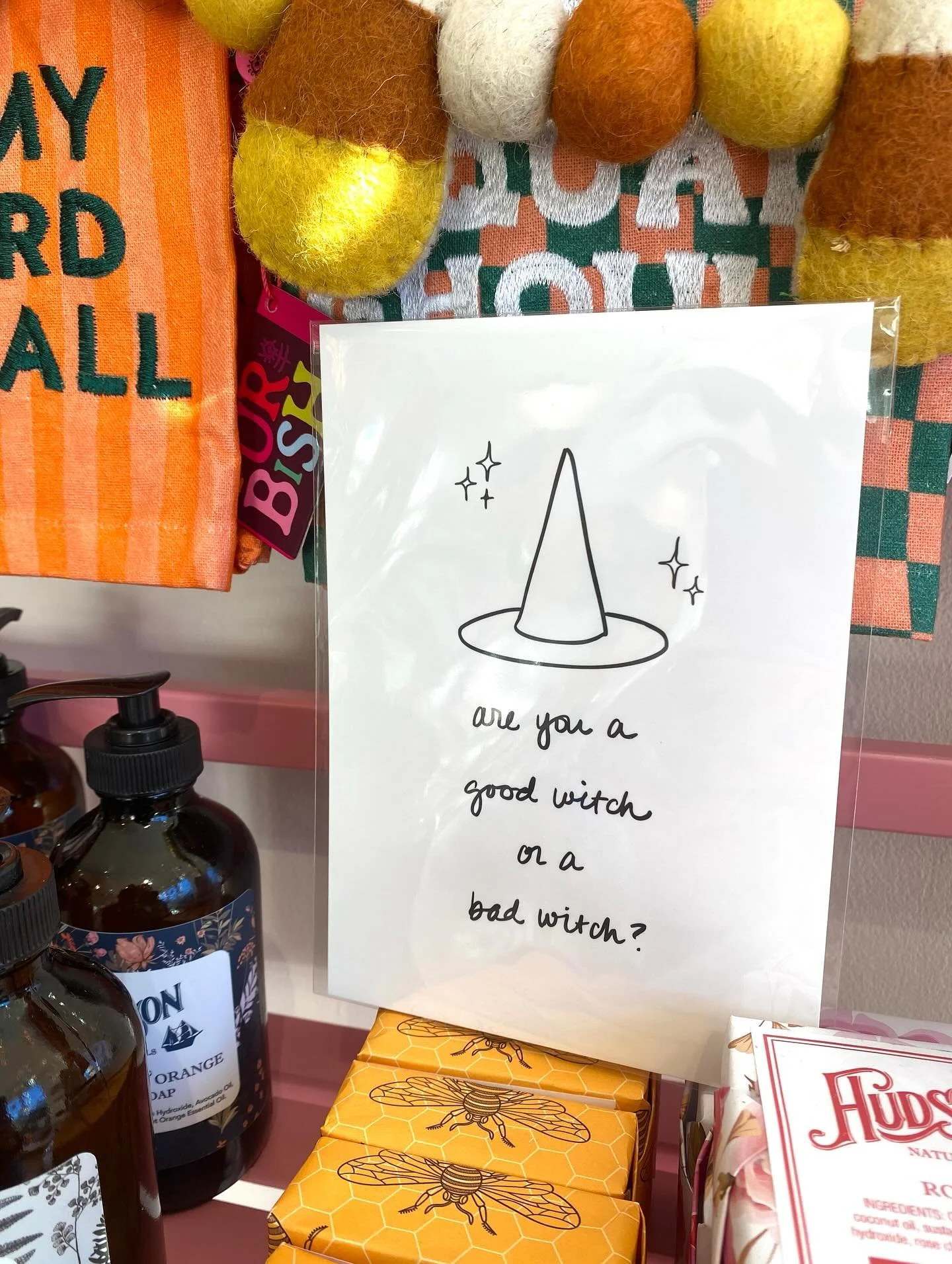 GOOD / BAD Witch 🕷️

5x7 prints (also in white on black) just dropped @holly_and_olive &hellip; 

#wizardofoz #areyouagoodwitchorabadwitch