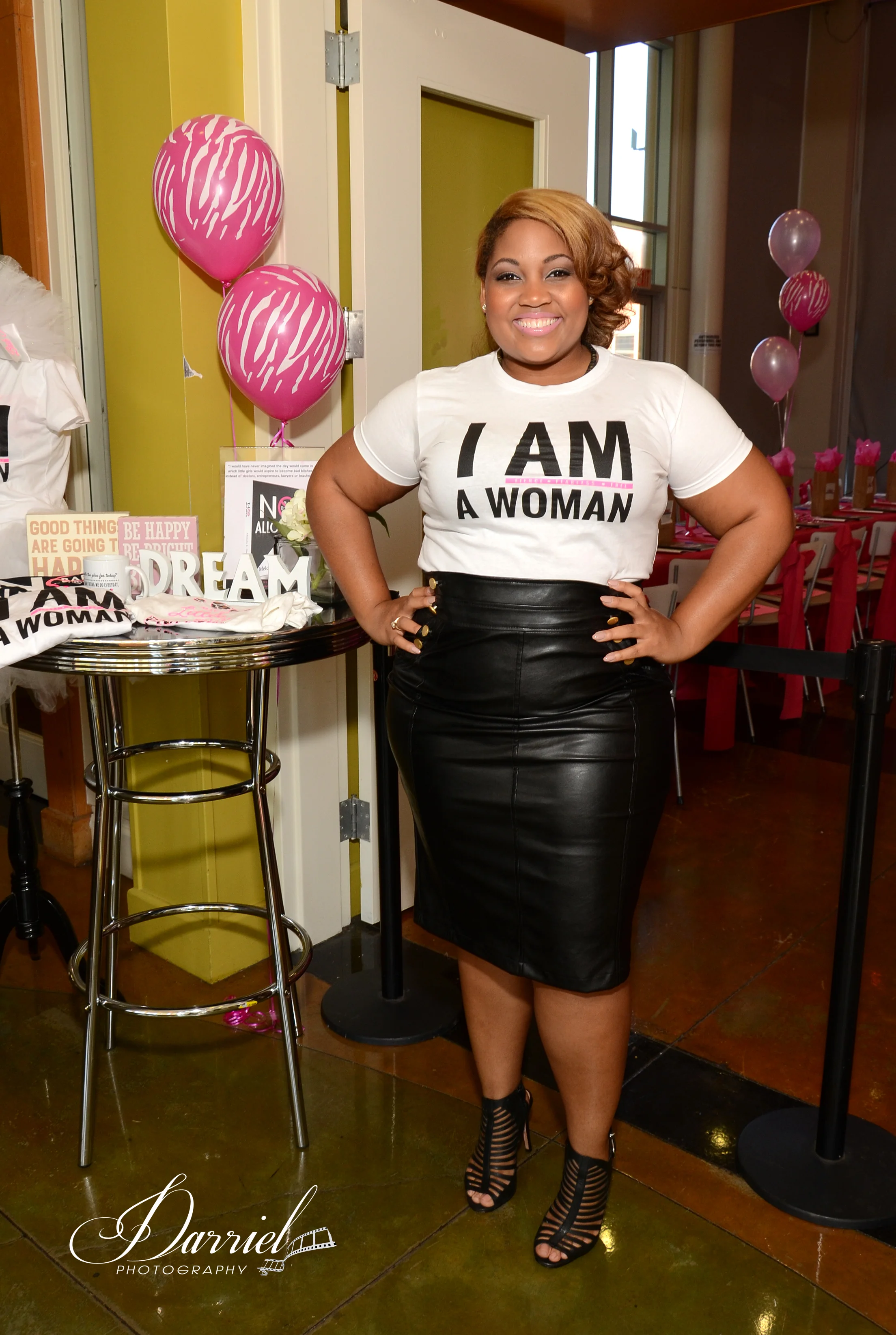 I AM A WOMAN tee