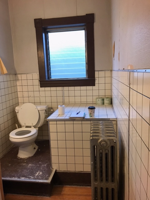 Before: This bathroom was in need of a refresh.