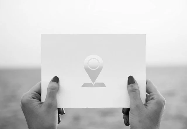 destination-2386255_640_BW.jpg