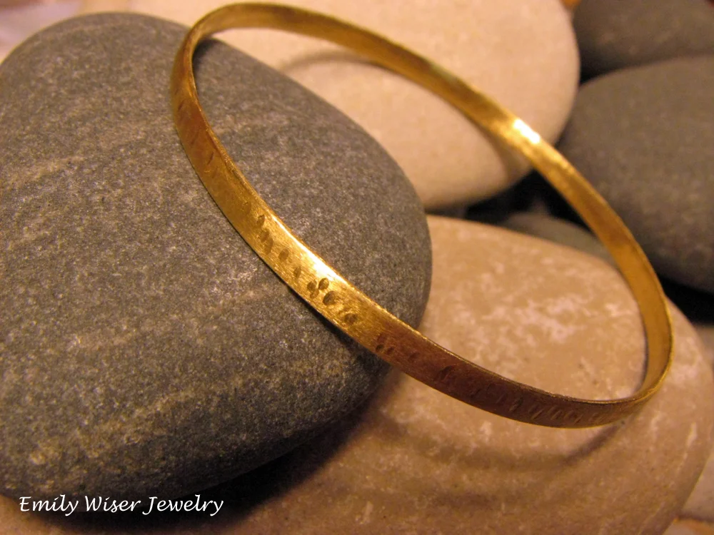 22k_bangle_hammered2_edited-1.jpg